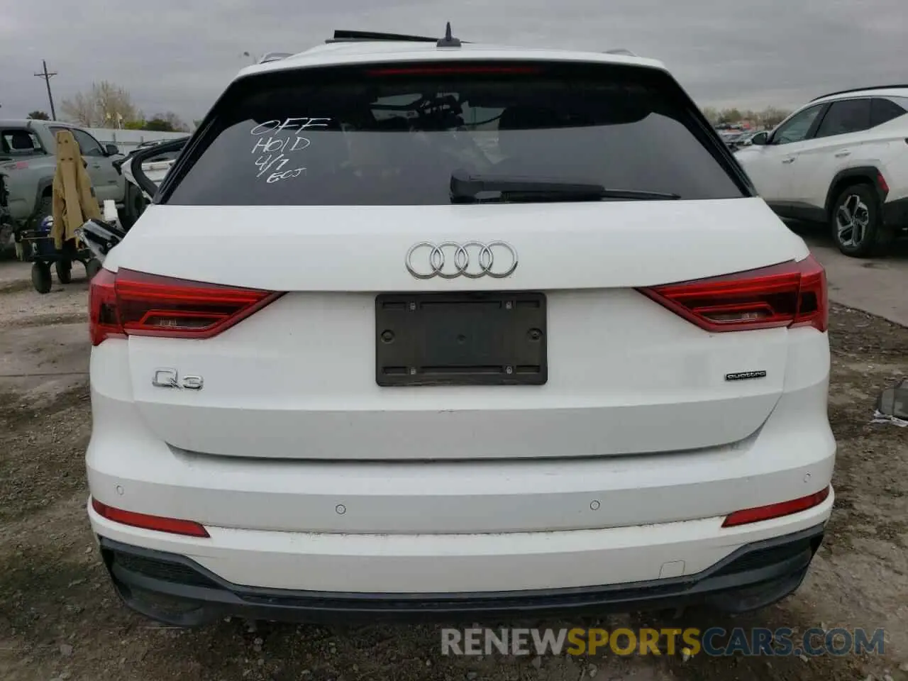 6 Photograph of a damaged car WA1EECF32N1030039 AUDI Q3 2022