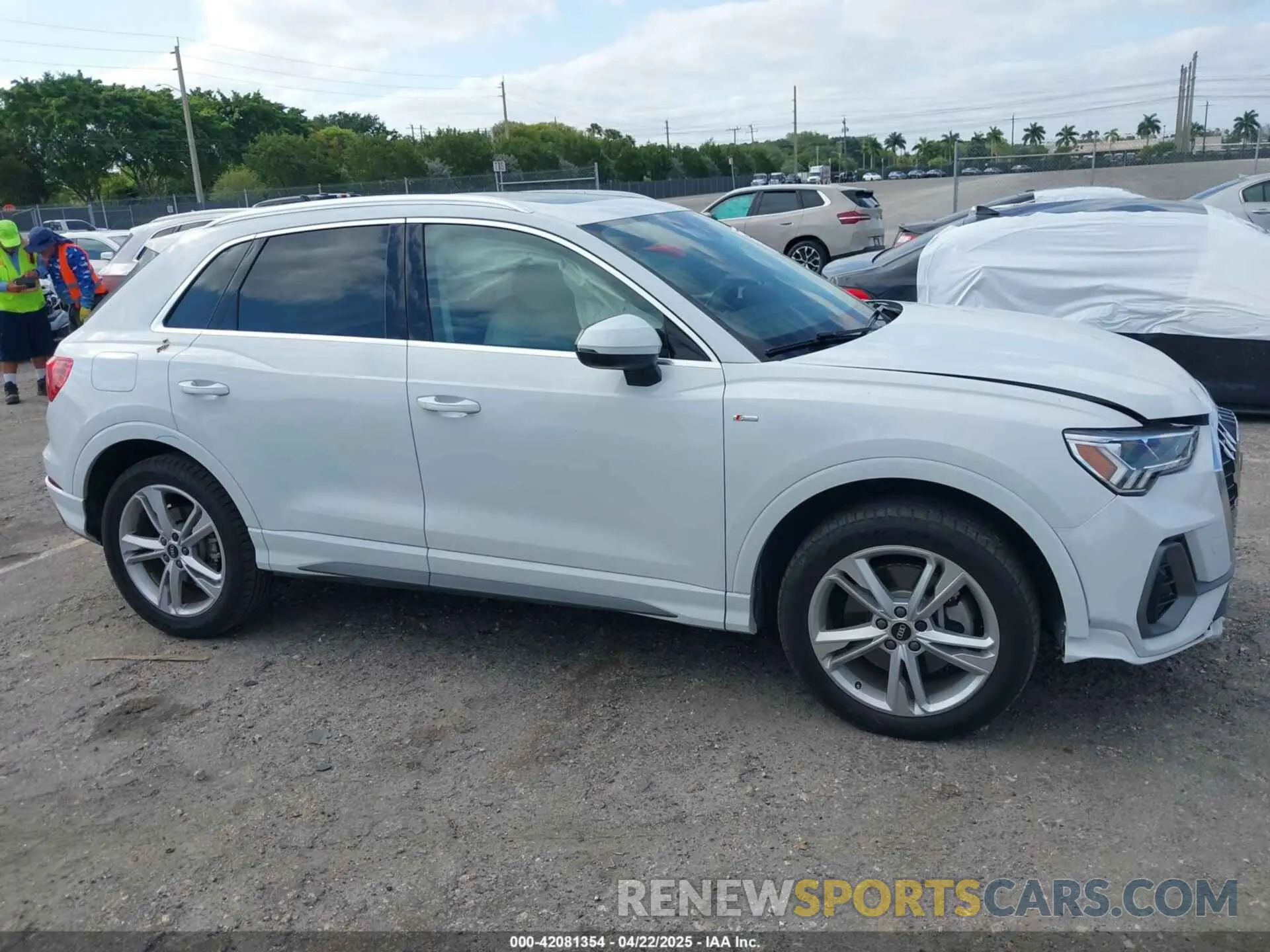 13 Photograph of a damaged car WA1EECF32N1065423 AUDI Q3 2022