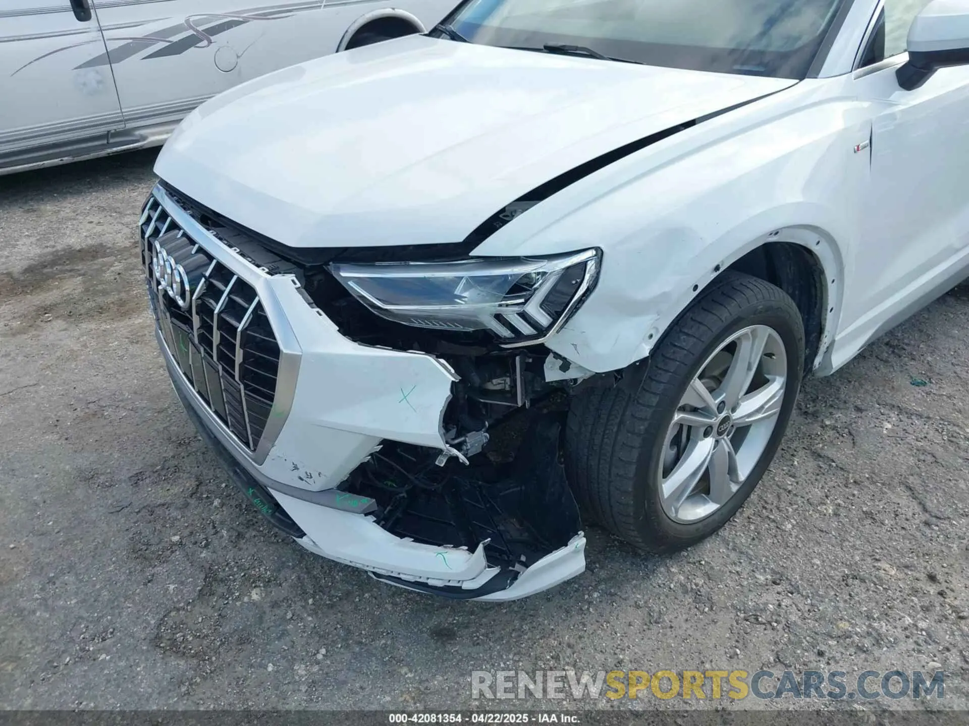 6 Photograph of a damaged car WA1EECF32N1065423 AUDI Q3 2022
