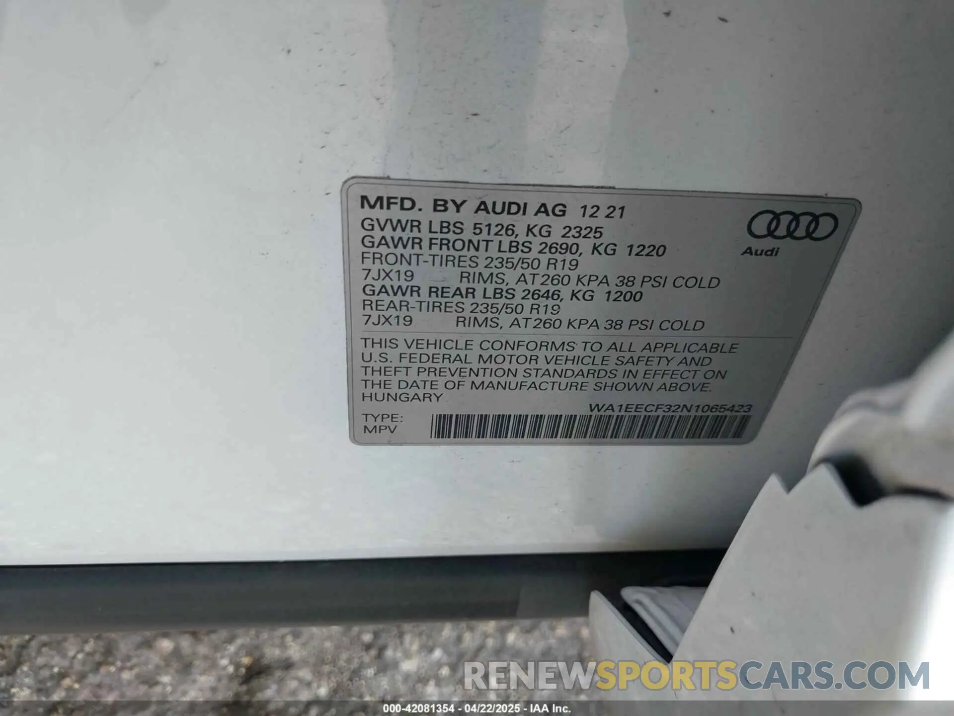 9 Photograph of a damaged car WA1EECF32N1065423 AUDI Q3 2022