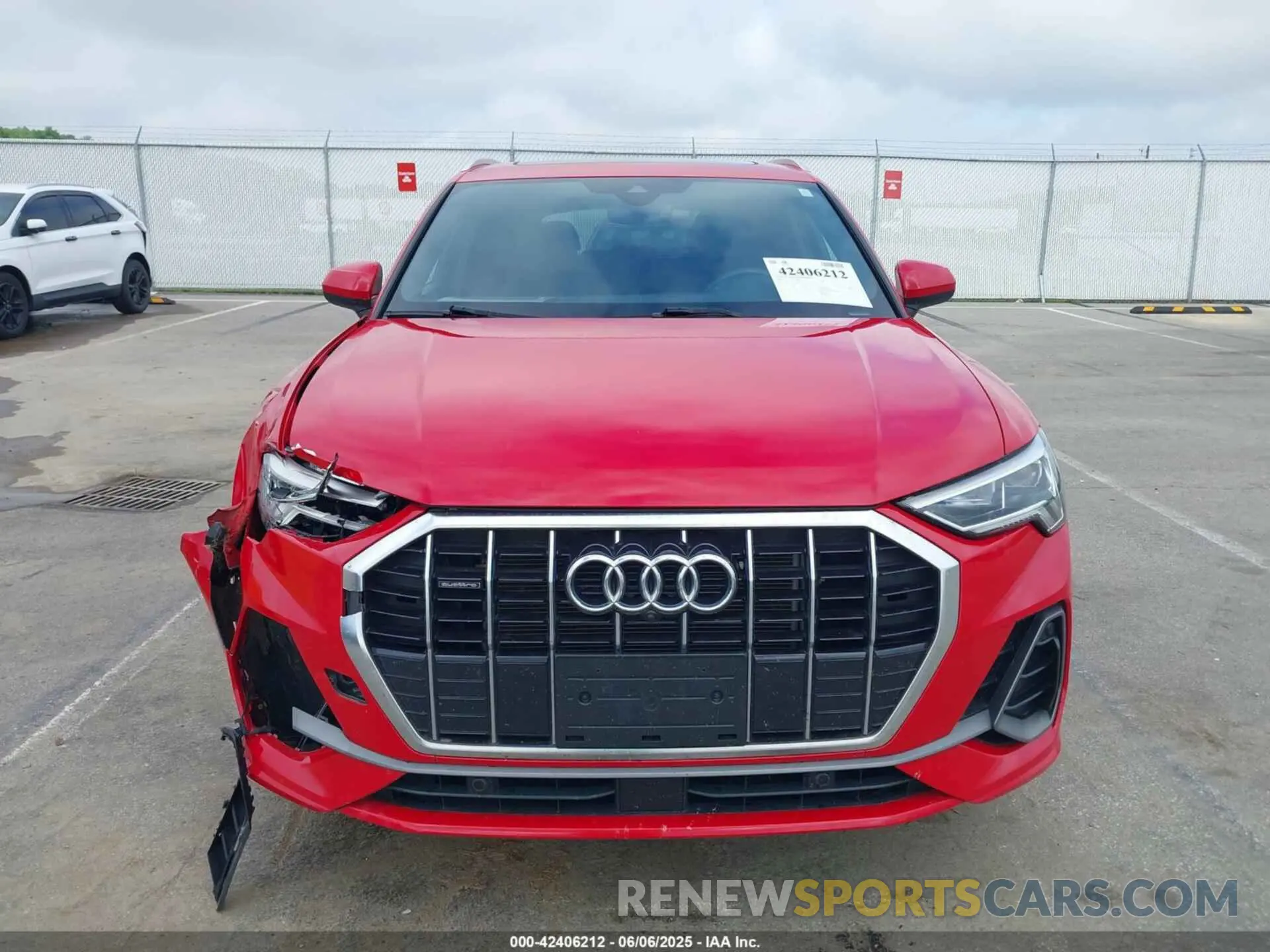 12 Photograph of a damaged car WA1EECF33N1048355 AUDI Q3 2022