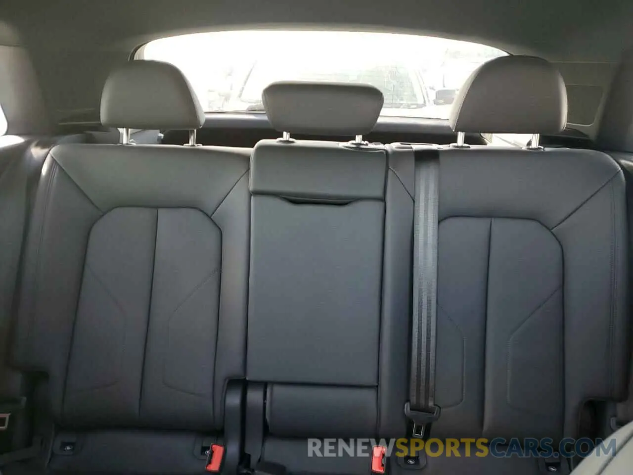 10 Photograph of a damaged car WA1EECF33N1150528 AUDI Q3 2022