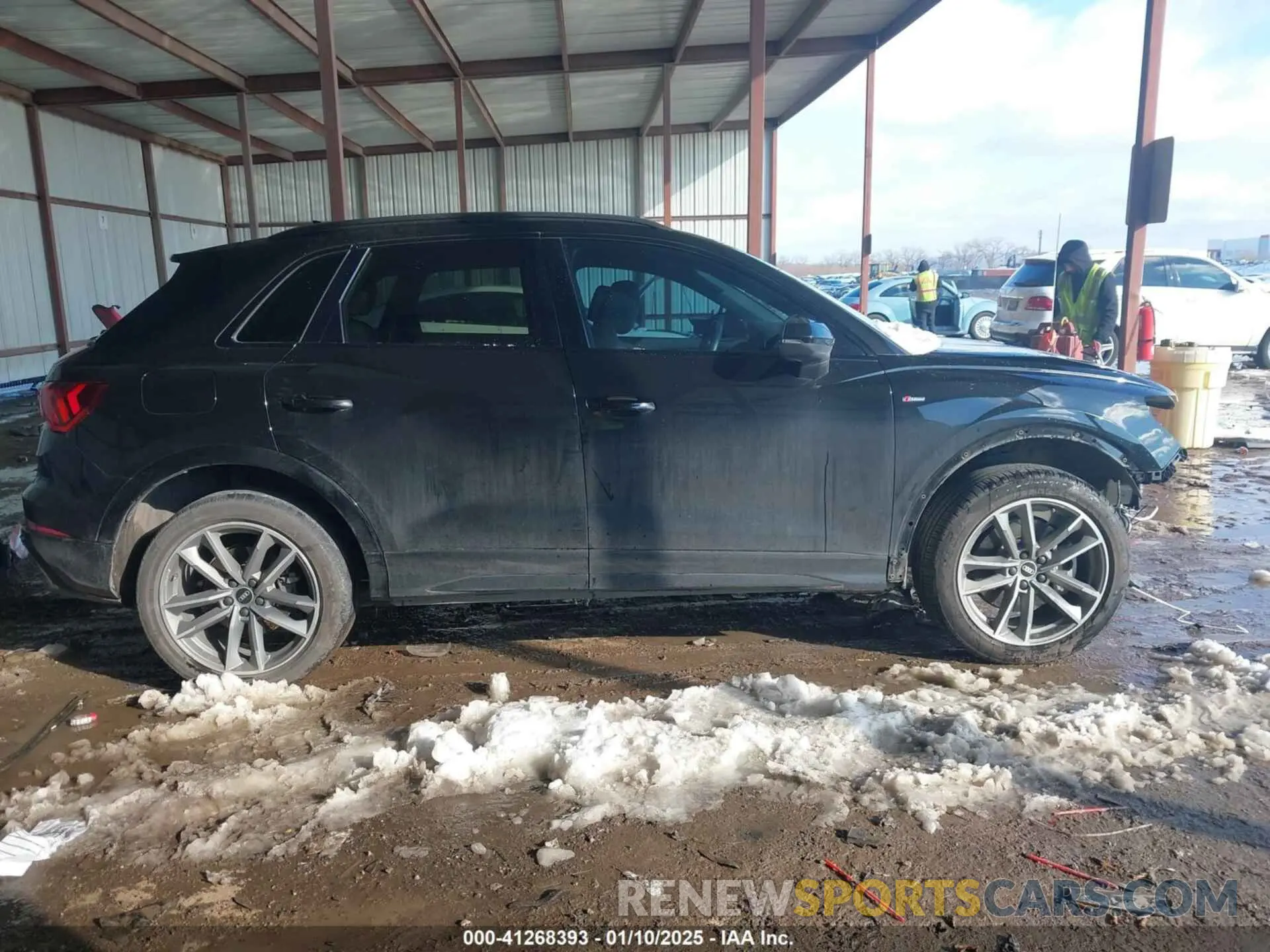 14 Photograph of a damaged car WA1EECF35N1006124 AUDI Q3 2022