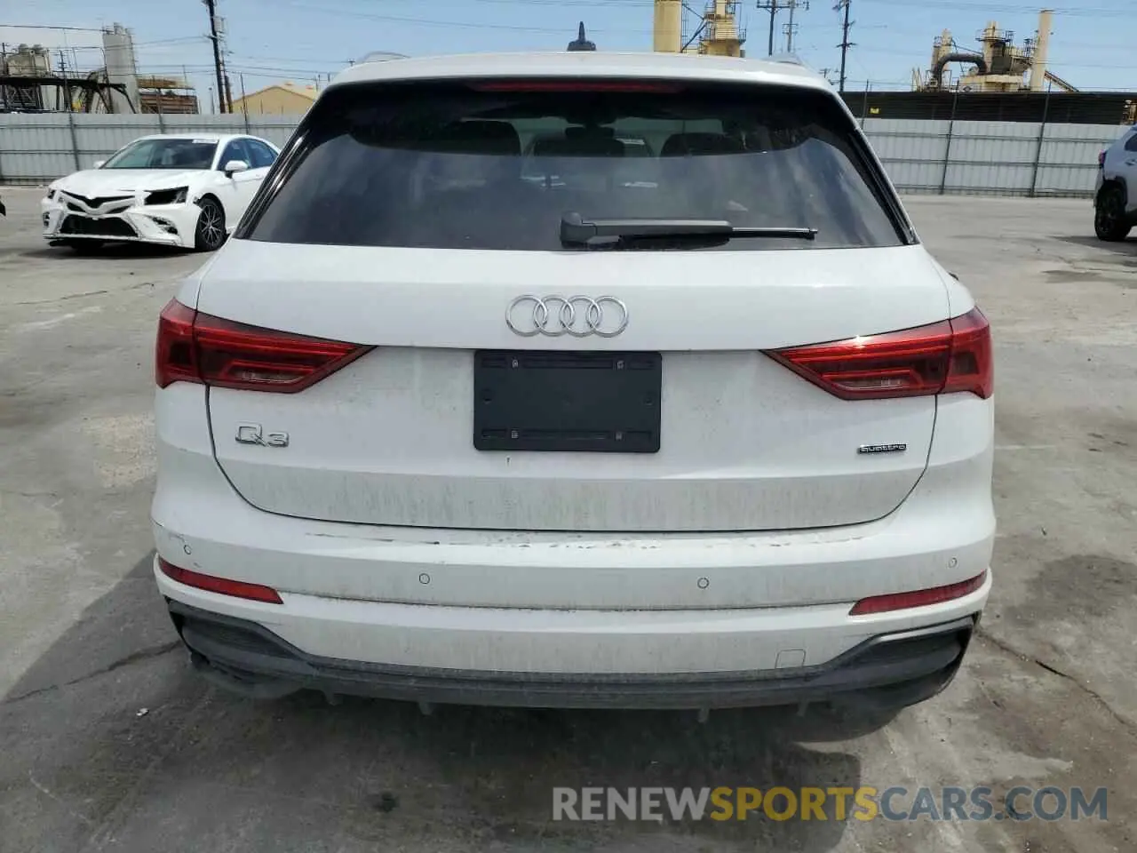 6 Photograph of a damaged car WA1EECF35N1084418 AUDI Q3 2022