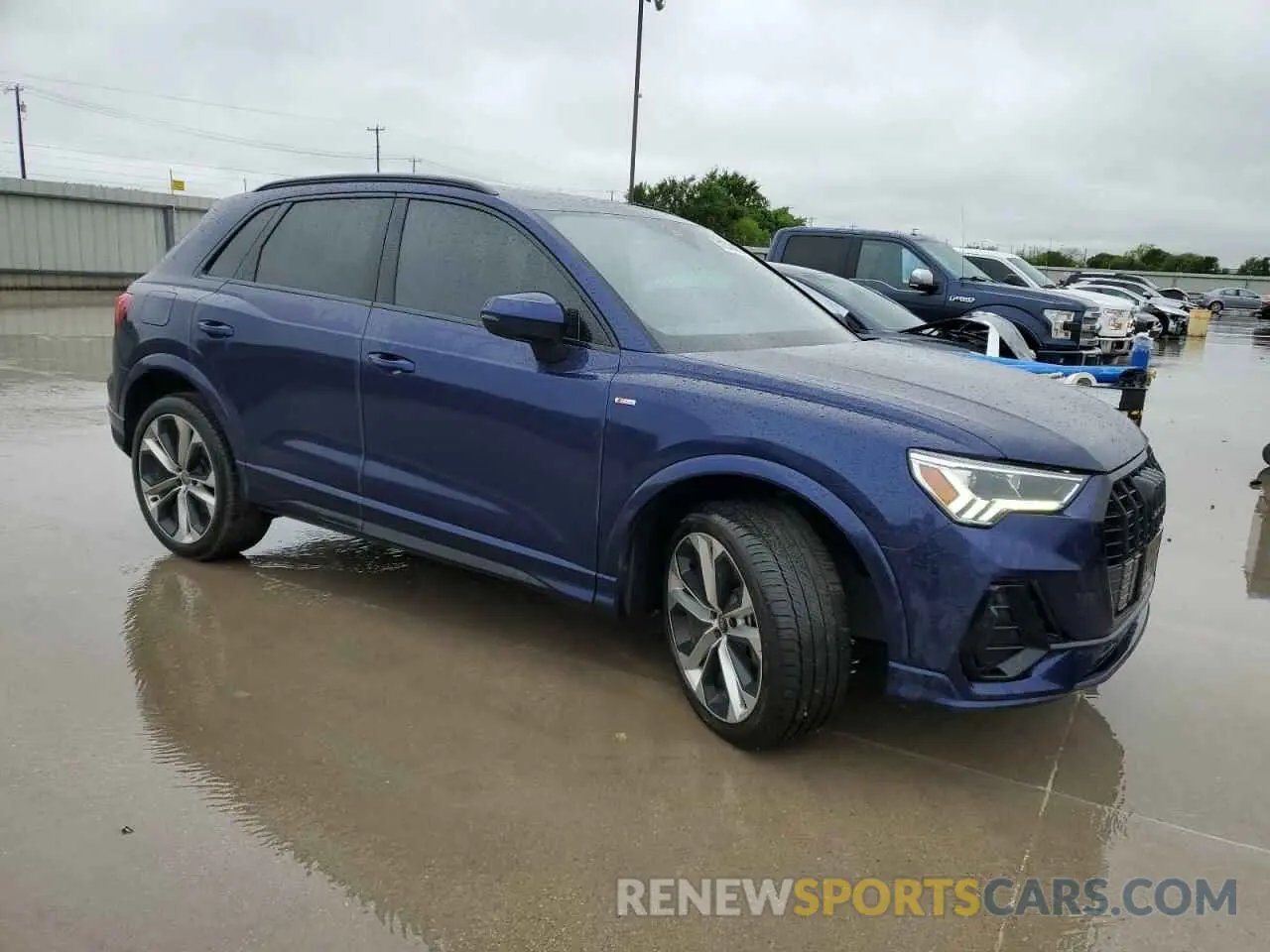 4 Photograph of a damaged car WA1EECF36N1062783 AUDI Q3 2022