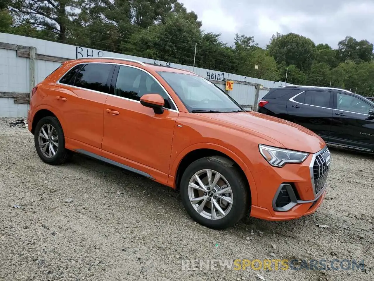 4 Photograph of a damaged car WA1EECF37N1018369 AUDI Q3 2022