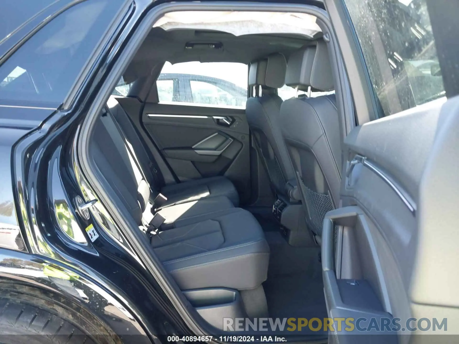 8 Photograph of a damaged car WA1EECF38N1015027 AUDI Q3 2022