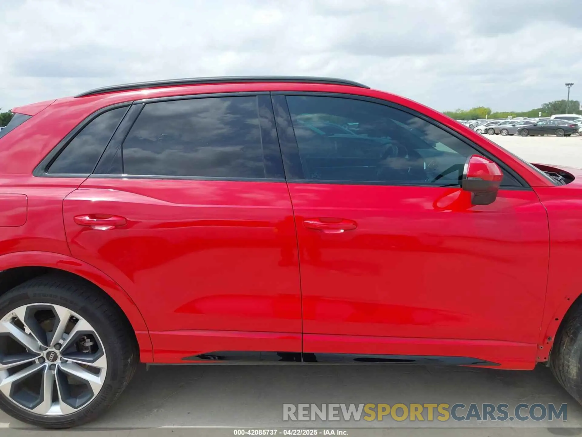 14 Фотография поврежденного автомобиля WA1EECF38N1019269 AUDI Q3 2022