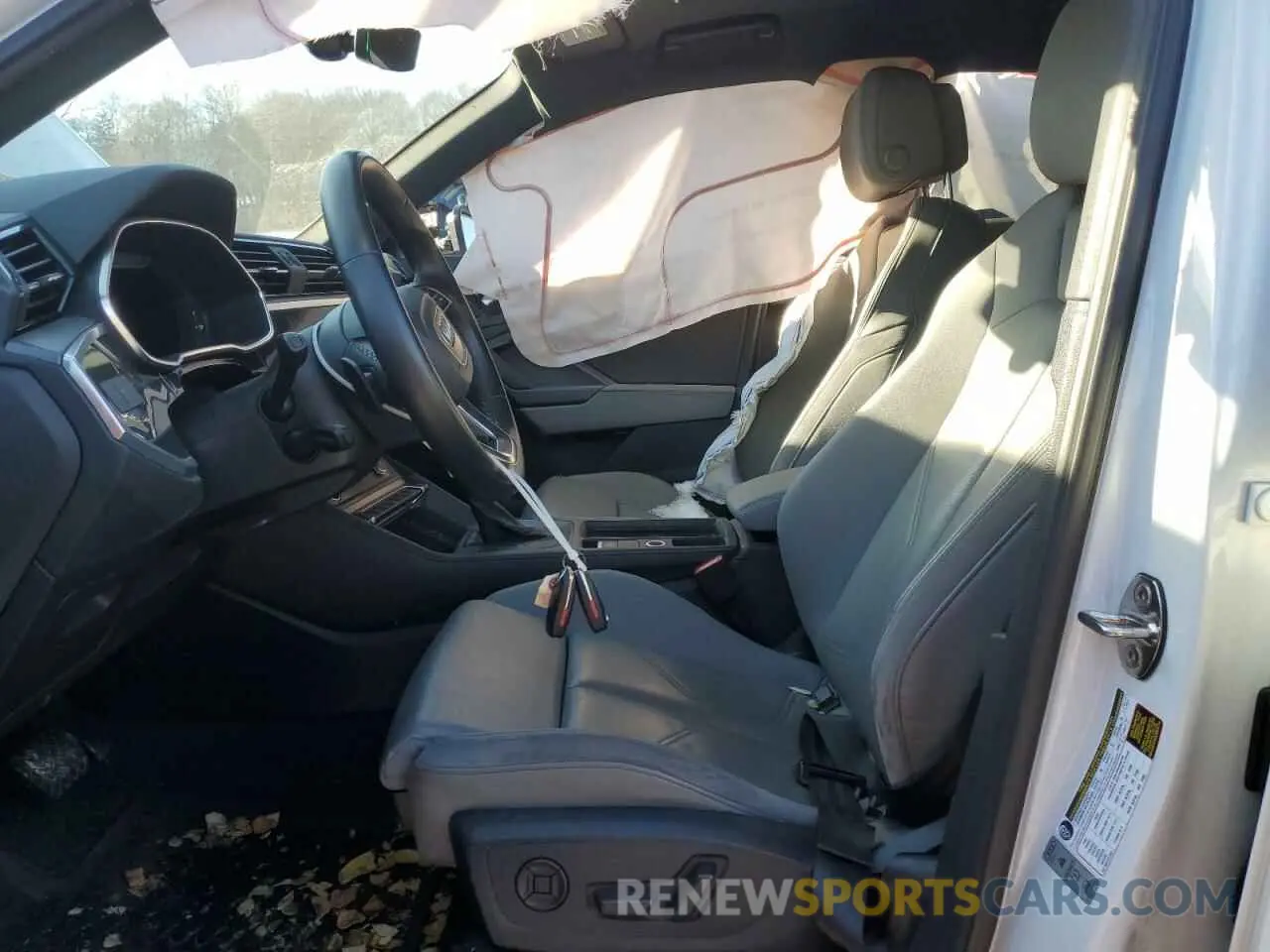 7 Photograph of a damaged car WA1EECF38N1075972 AUDI Q3 2022