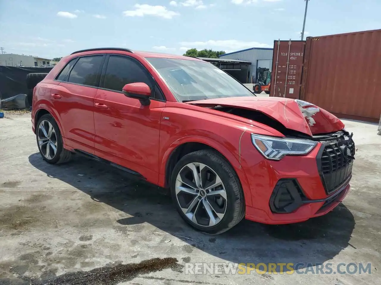 4 Photograph of a damaged car WA1EECF39N1030684 AUDI Q3 2022