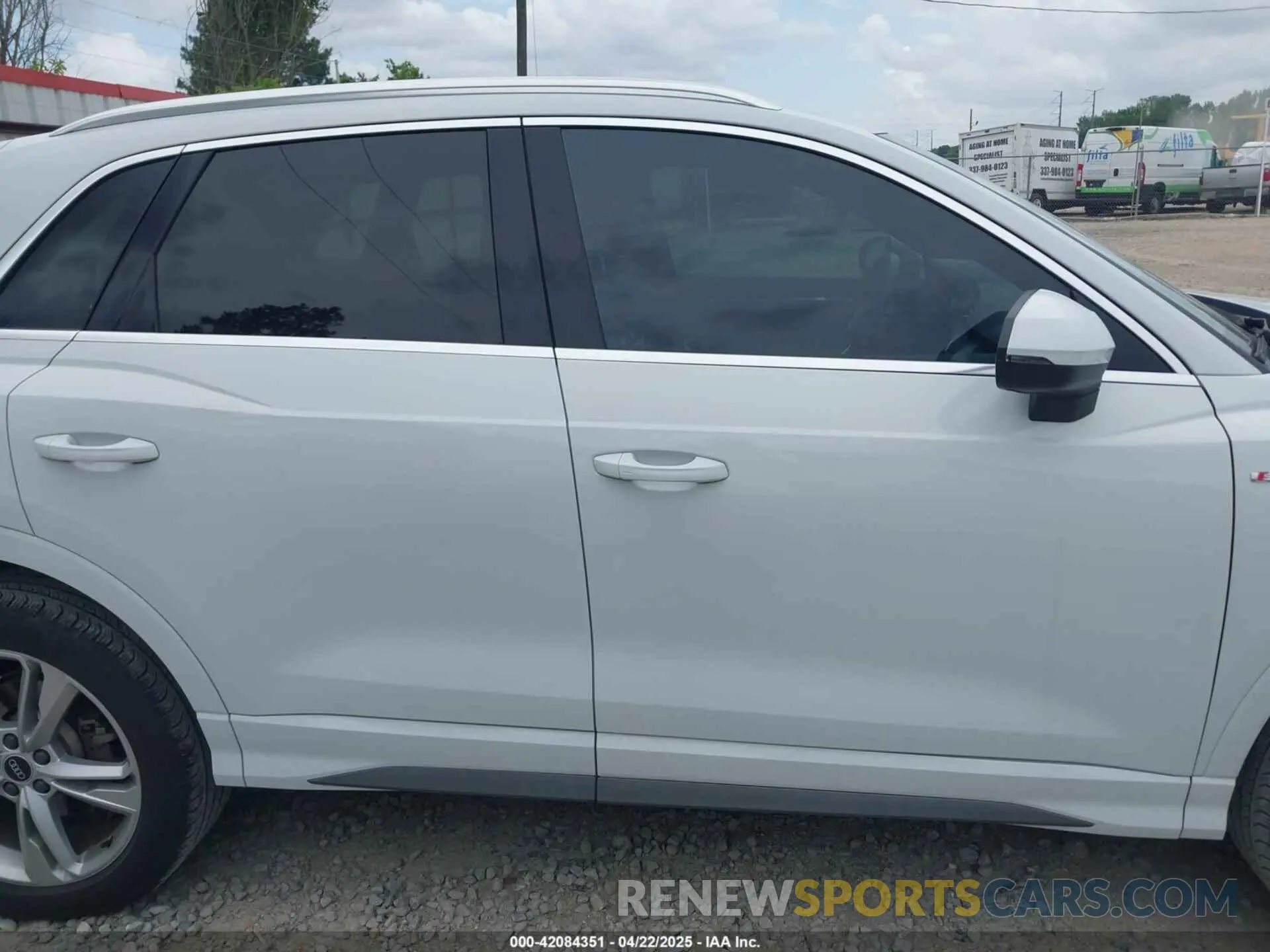 13 Фотография поврежденного автомобиля WA1EECF39N1035349 AUDI Q3 2022