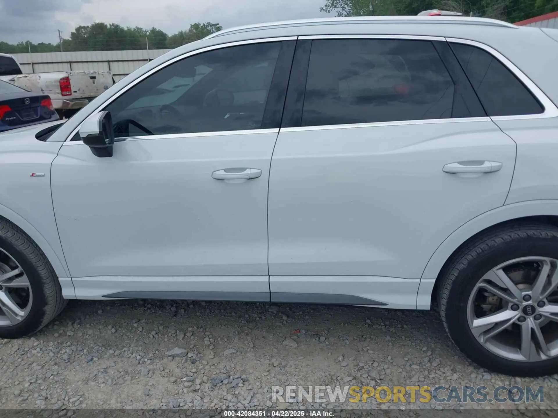 14 Фотография поврежденного автомобиля WA1EECF39N1035349 AUDI Q3 2022