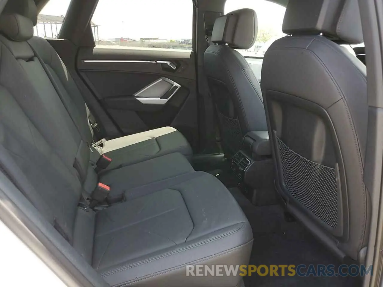 11 Photograph of a damaged car WA1EECF3XN1057845 AUDI Q3 2022