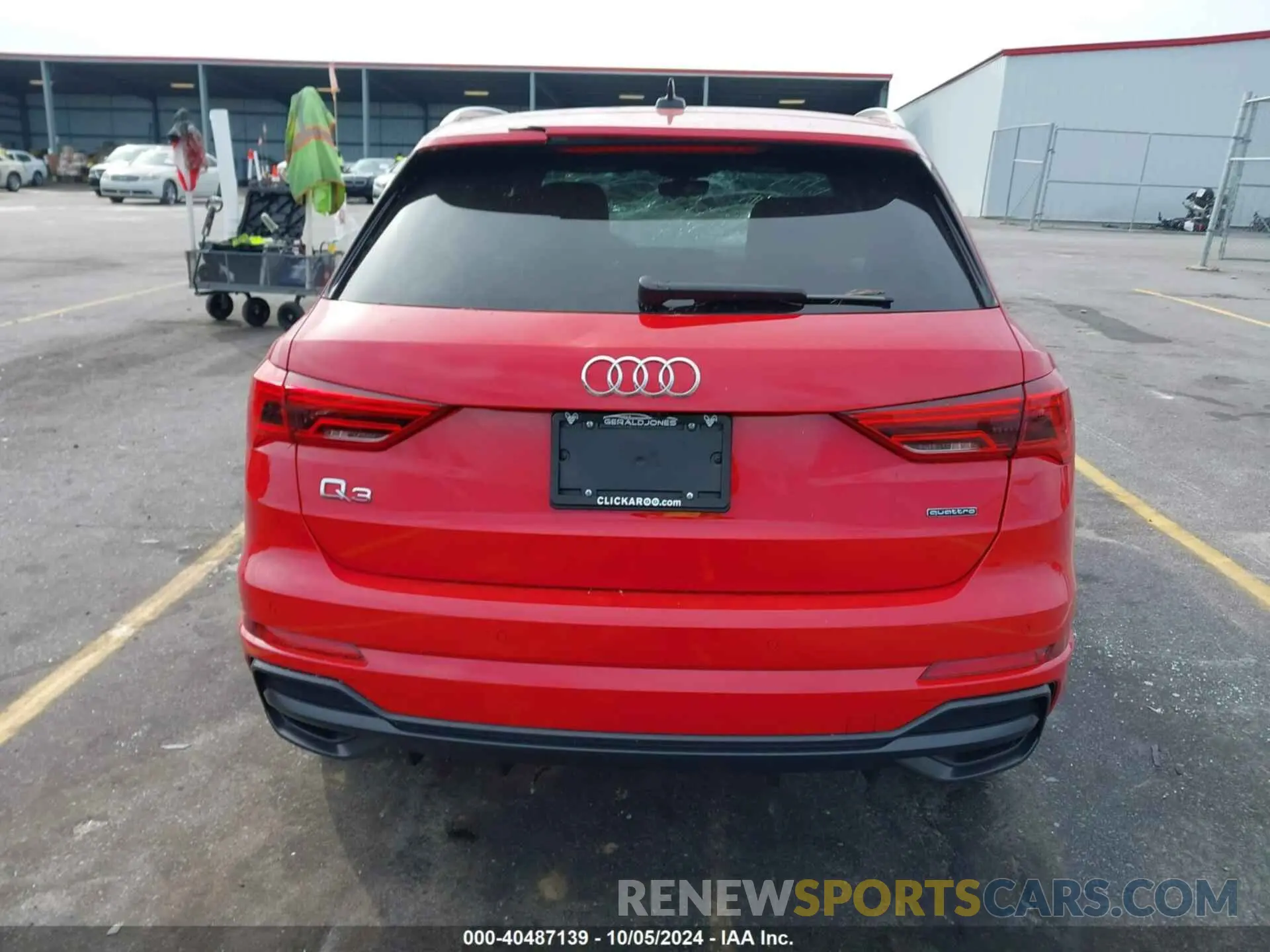 16 Photograph of a damaged car WA1EECF3XN1150171 AUDI Q3 2022