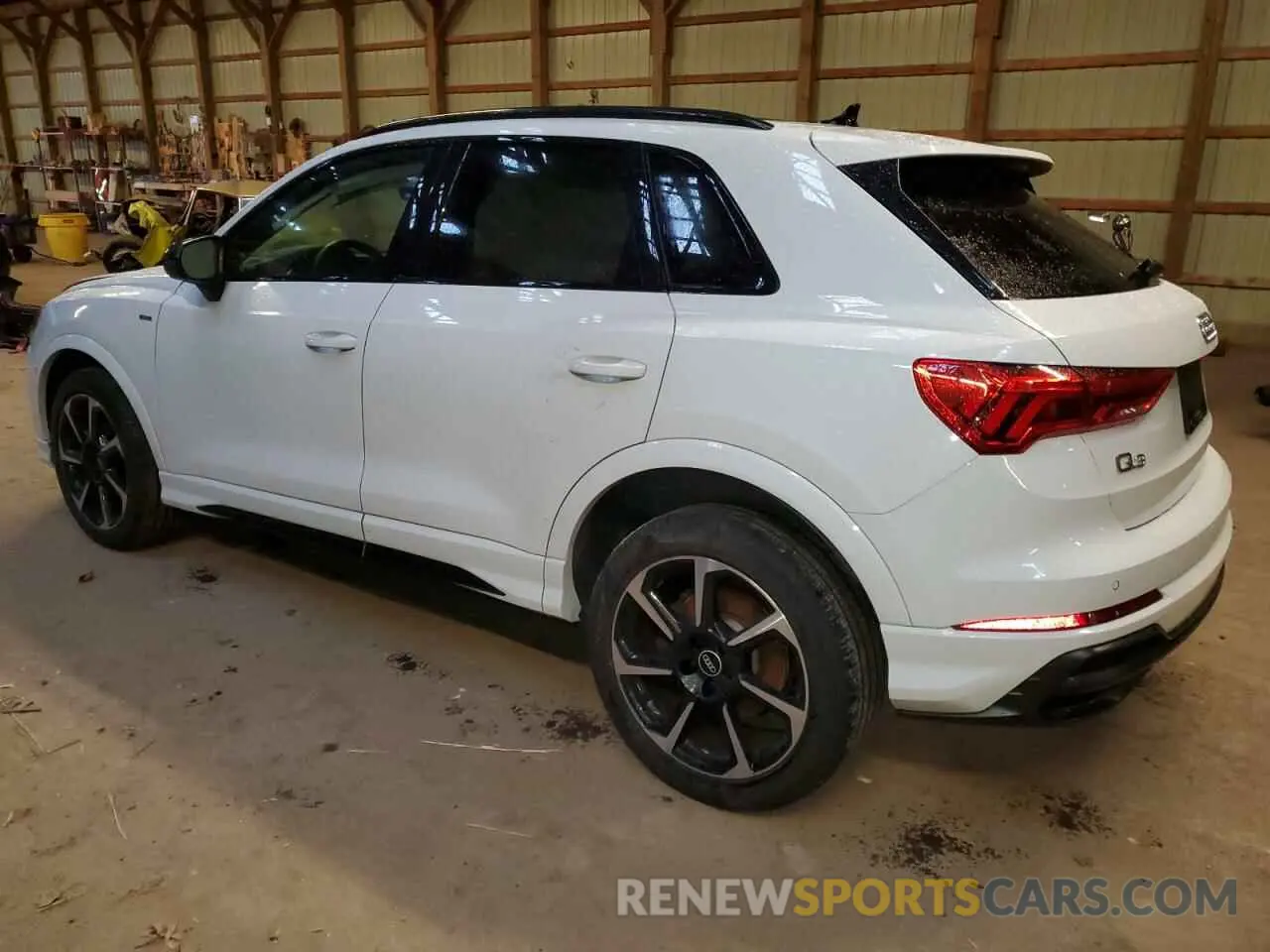 2 Photograph of a damaged car WA1FECF32N1012127 AUDI Q3 2022