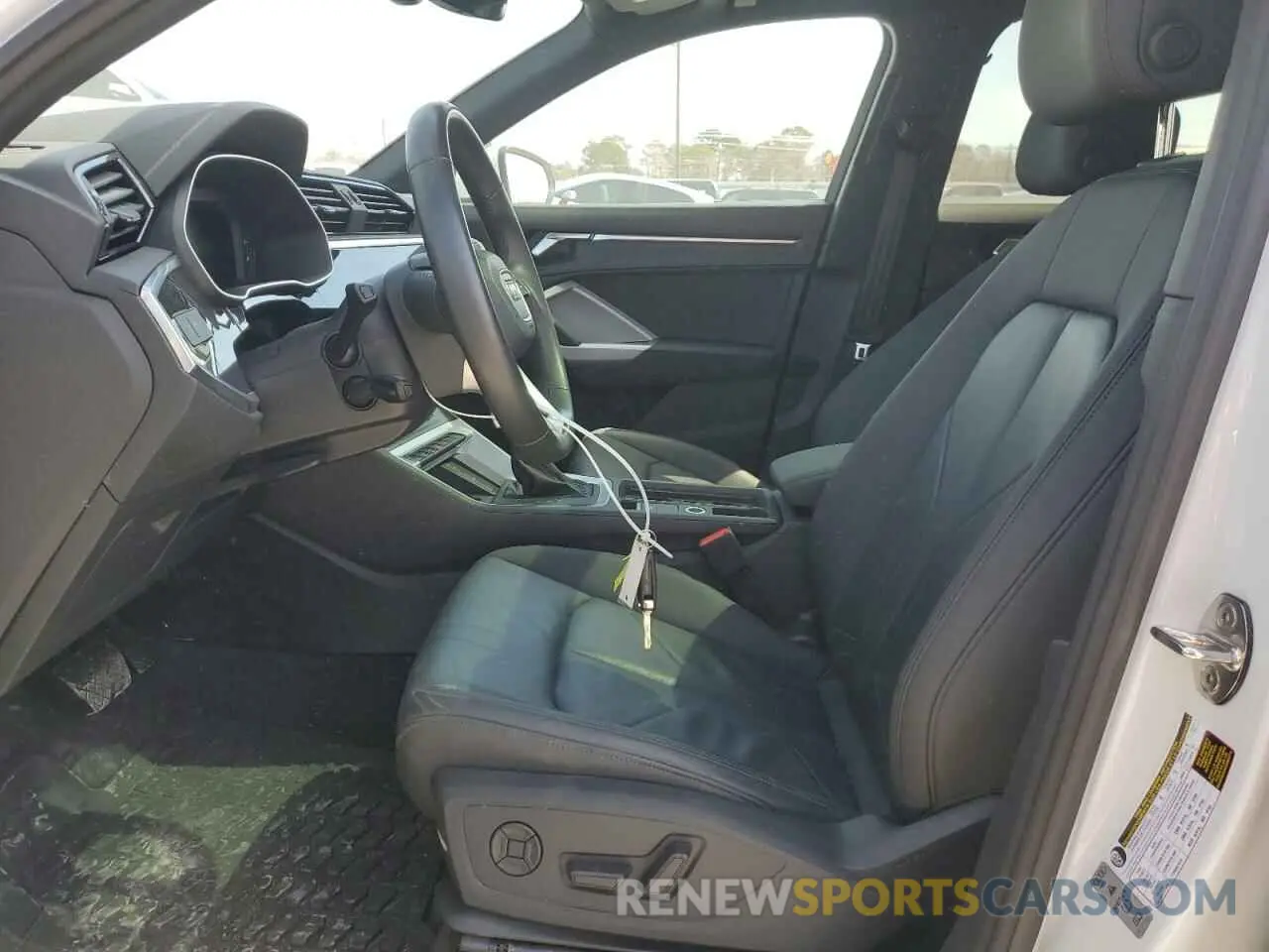 7 Фотография поврежденного автомобиля WA1BUCF39P1135167 AUDI Q3 2023