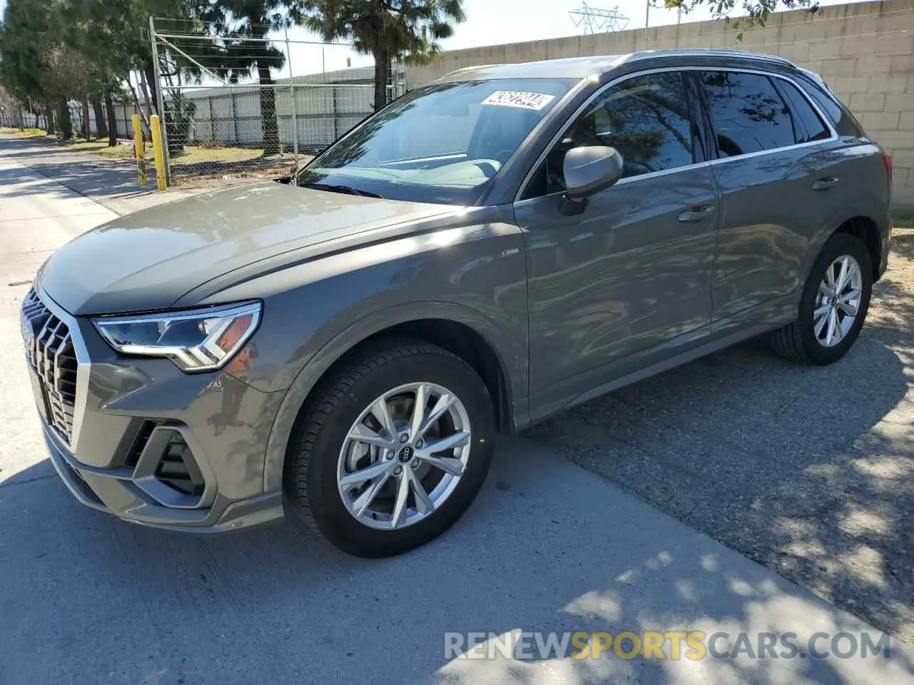 1 Photograph of a damaged car WA1DECF30P1077665 AUDI Q3 2023