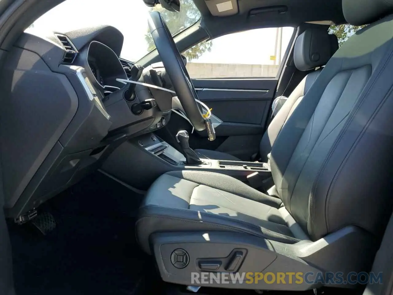 7 Photograph of a damaged car WA1DECF30P1077665 AUDI Q3 2023