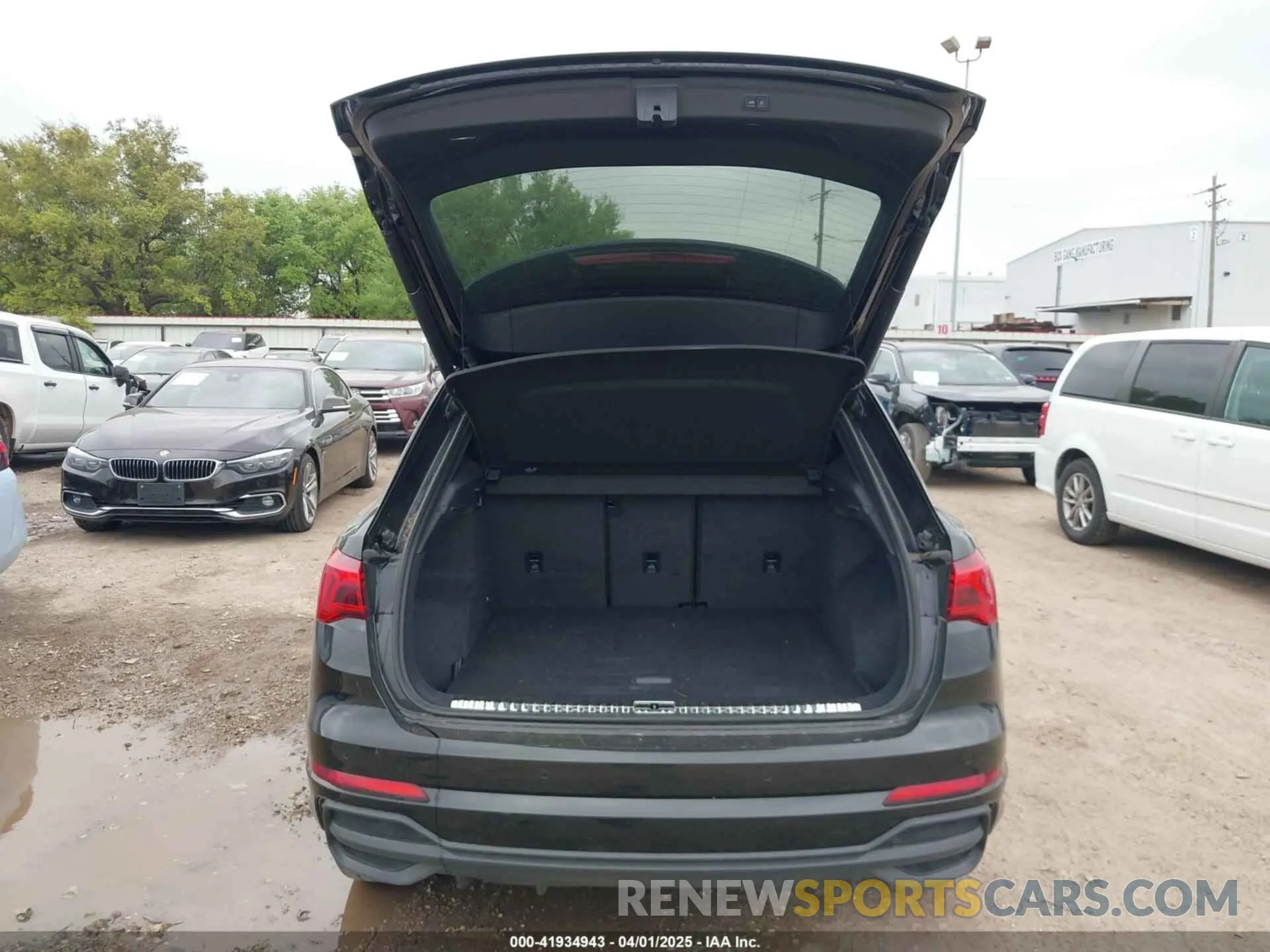 17 Фотография поврежденного автомобиля WA1DECF30P1140909 AUDI Q3 2023