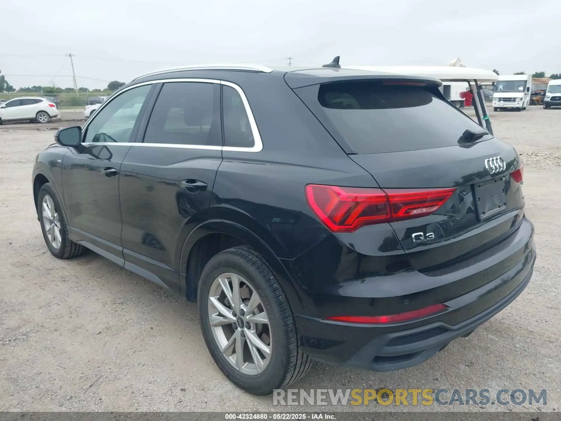 3 Photograph of a damaged car WA1DECF32P1110925 AUDI Q3 2023