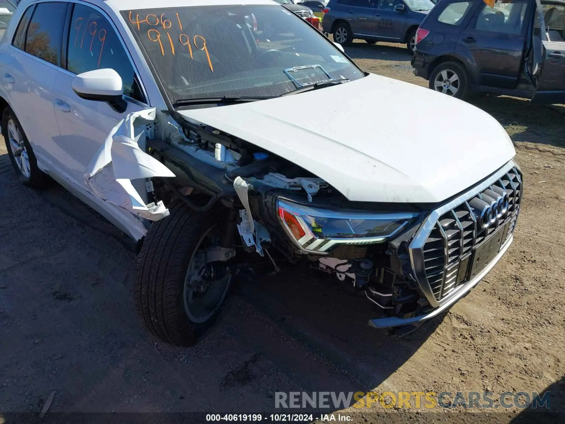 18 Photograph of a damaged car WA1DECF33P1148261 AUDI Q3 2023