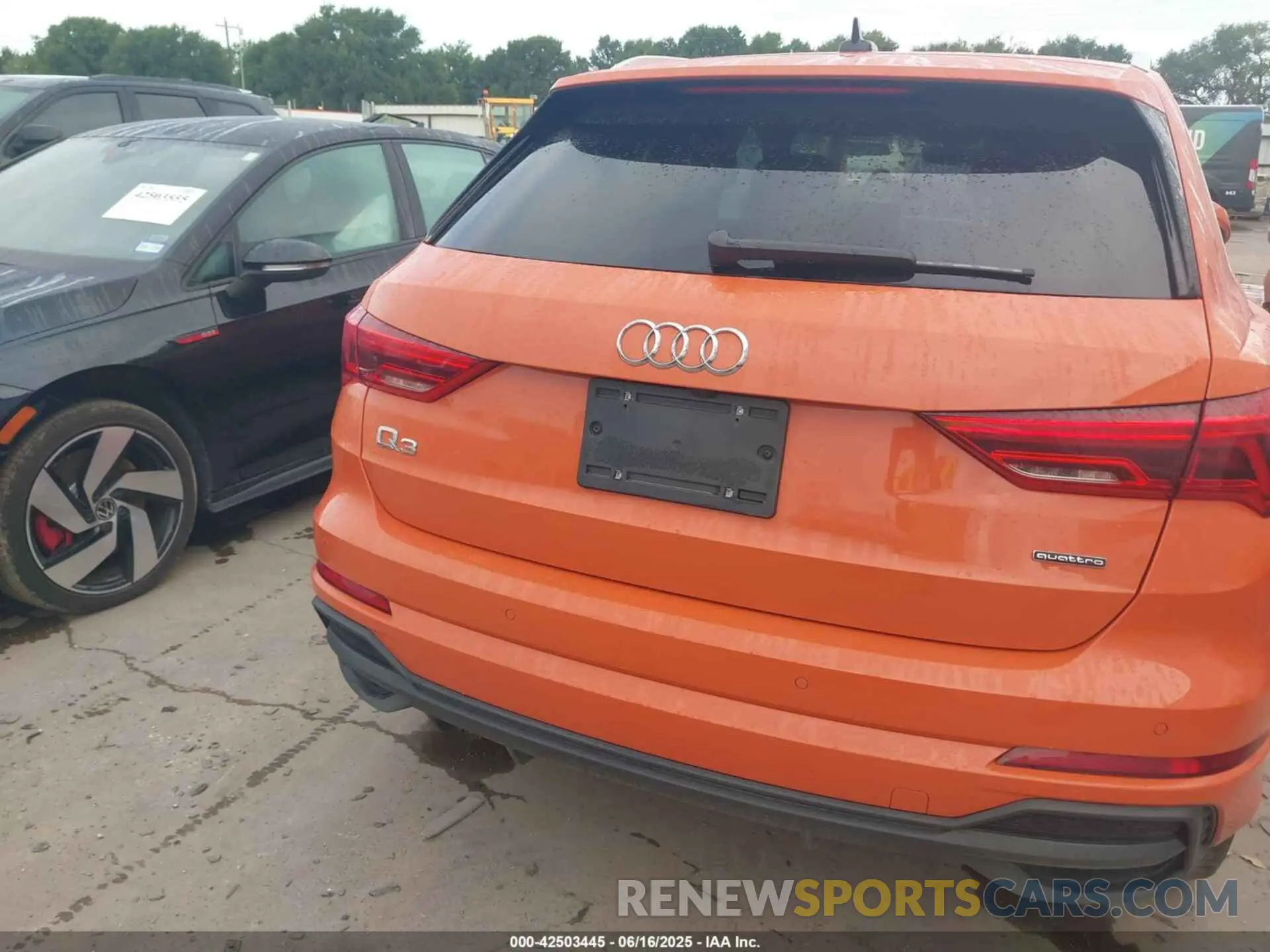 17 Photograph of a damaged car WA1DECF38P1129821 AUDI Q3 2023