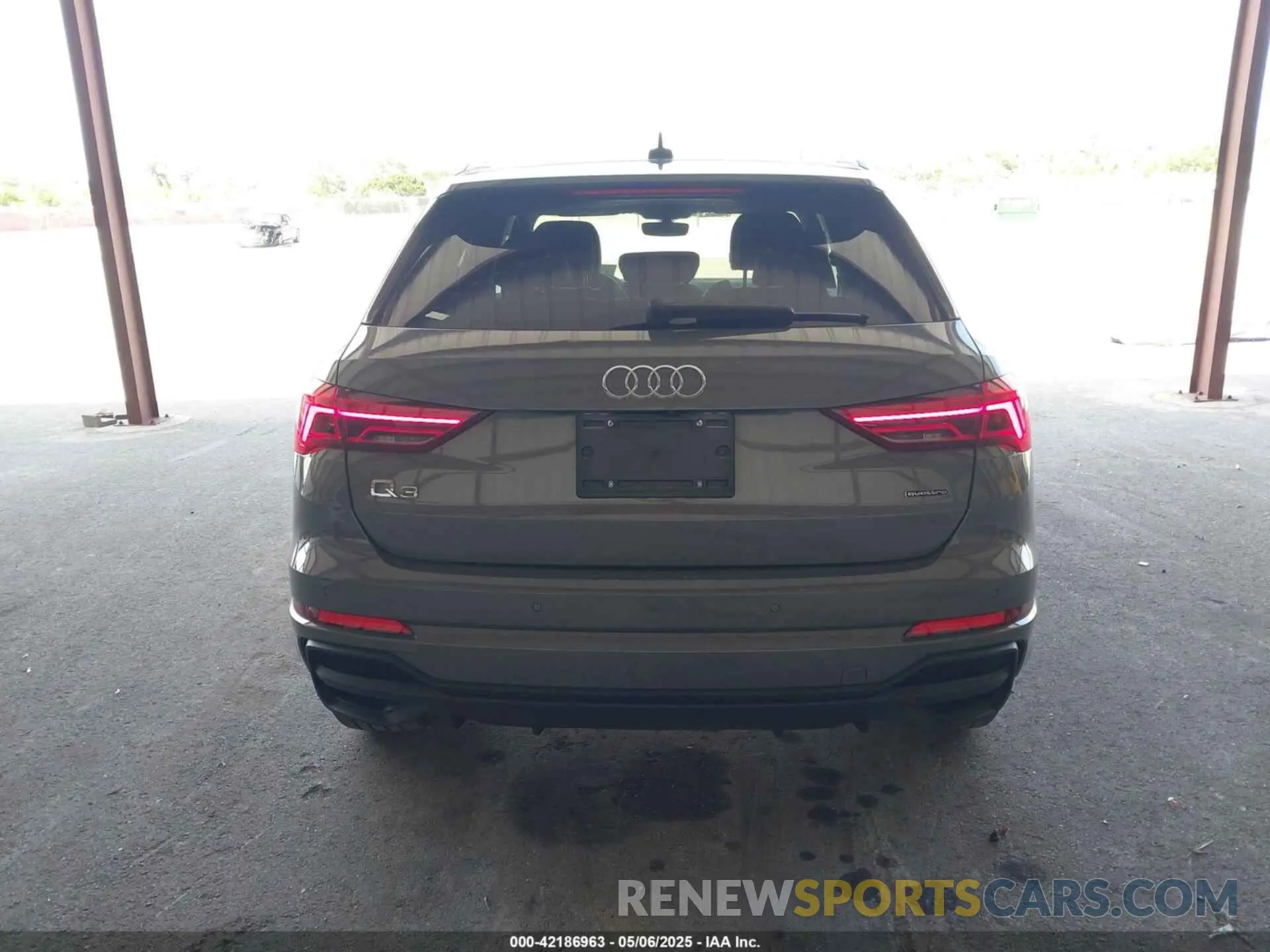 17 Фотография поврежденного автомобиля WA1DECF3XP1047685 AUDI Q3 2023