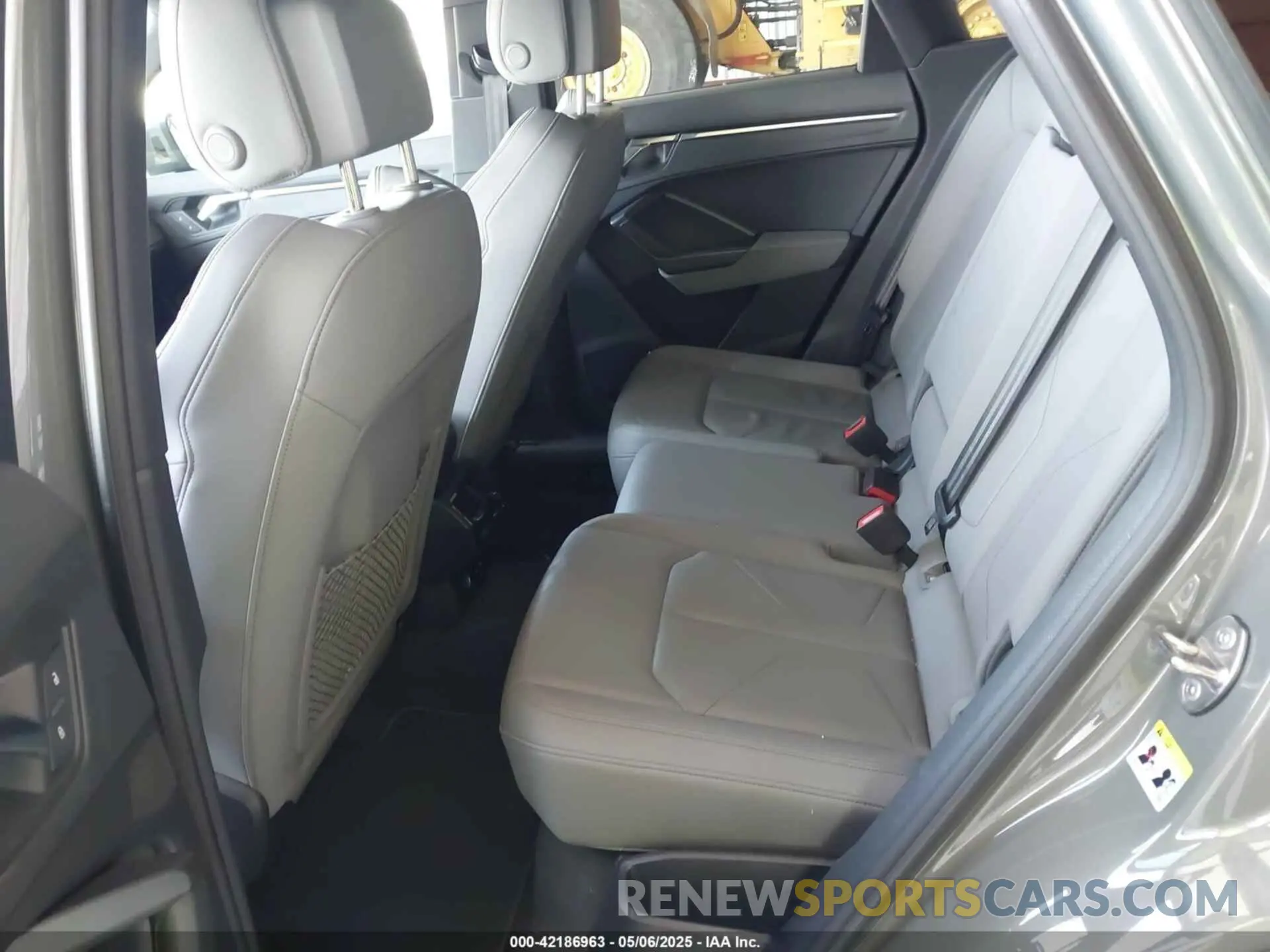 8 Фотография поврежденного автомобиля WA1DECF3XP1047685 AUDI Q3 2023