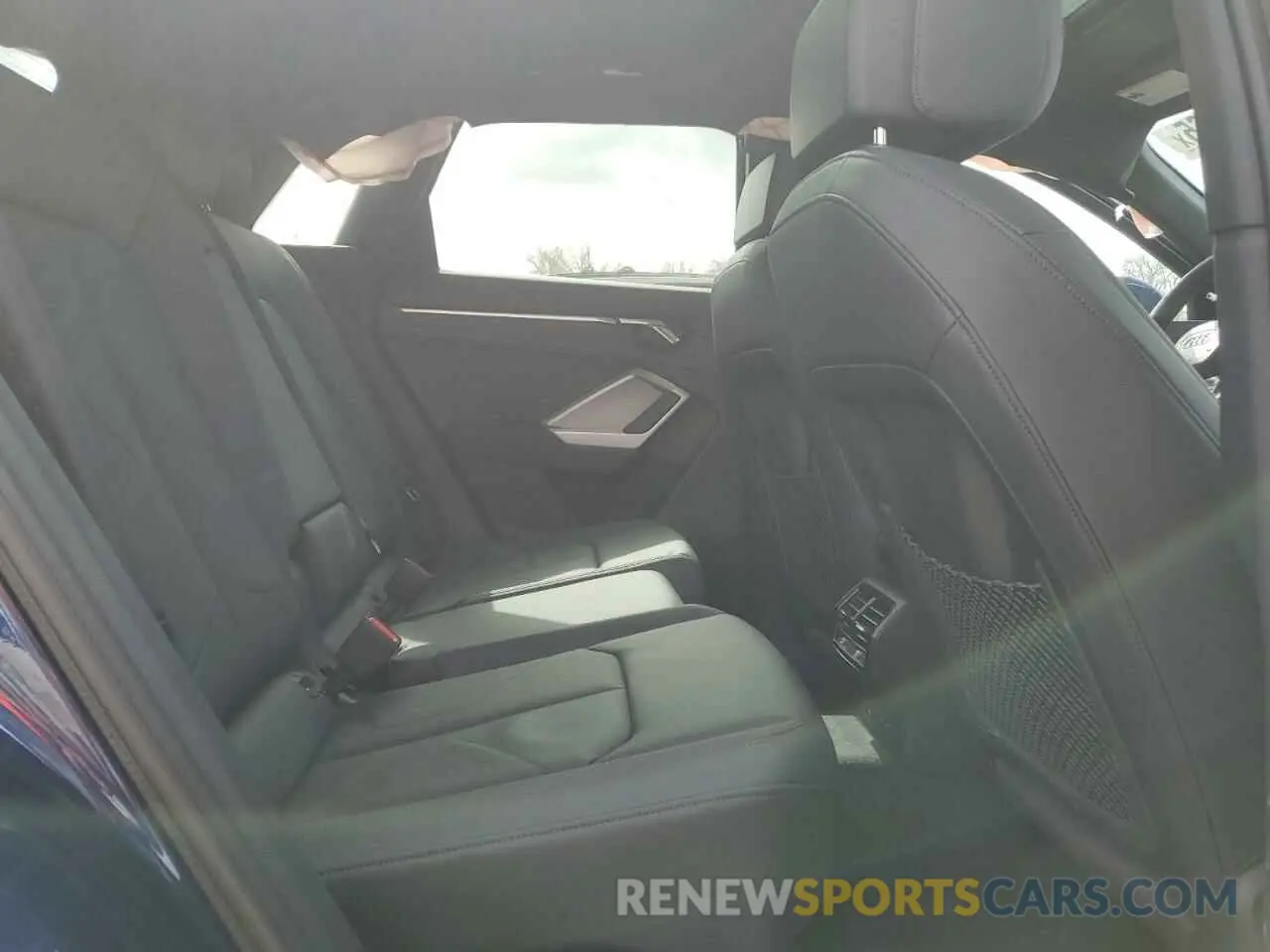 12 Photograph of a damaged car WA1EECF33P1037116 AUDI Q3 2023