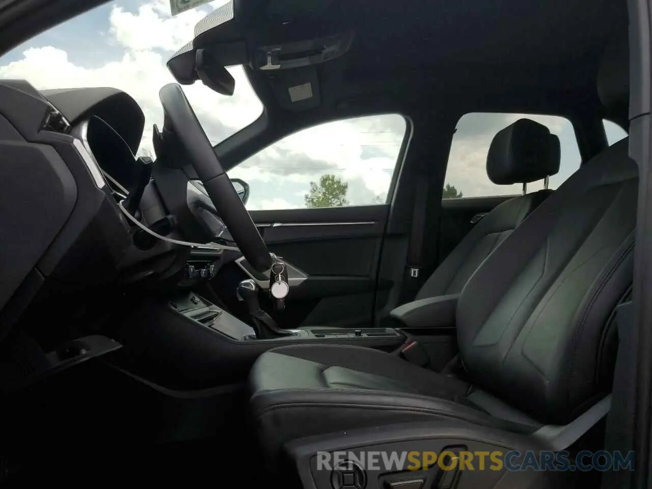 7 Фотография поврежденного автомобиля WA1EECF33P1038587 AUDI Q3 2023
