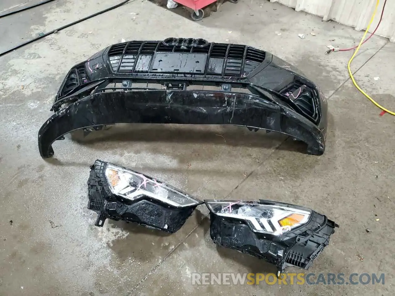 13 Фотография поврежденного автомобиля WA1EECF33P1042249 AUDI Q3 2023