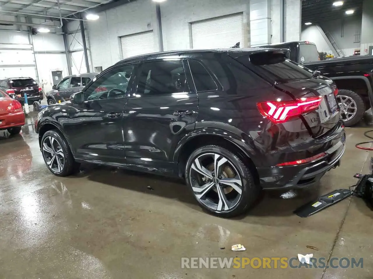 2 Фотография поврежденного автомобиля WA1EECF33P1042249 AUDI Q3 2023