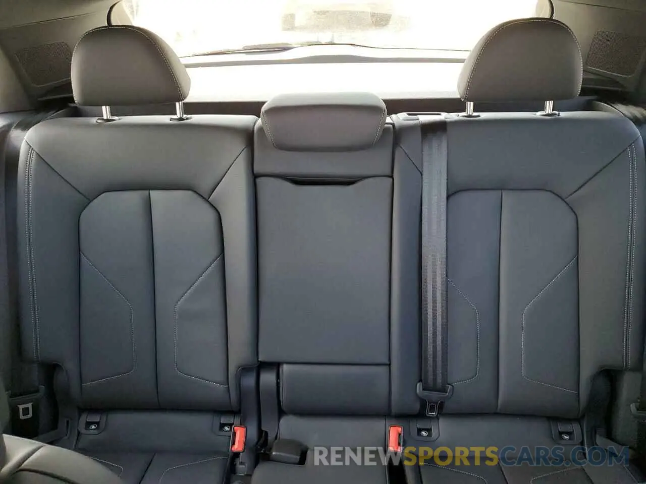 10 Photograph of a damaged car WA1EECF34P1117590 AUDI Q3 2023