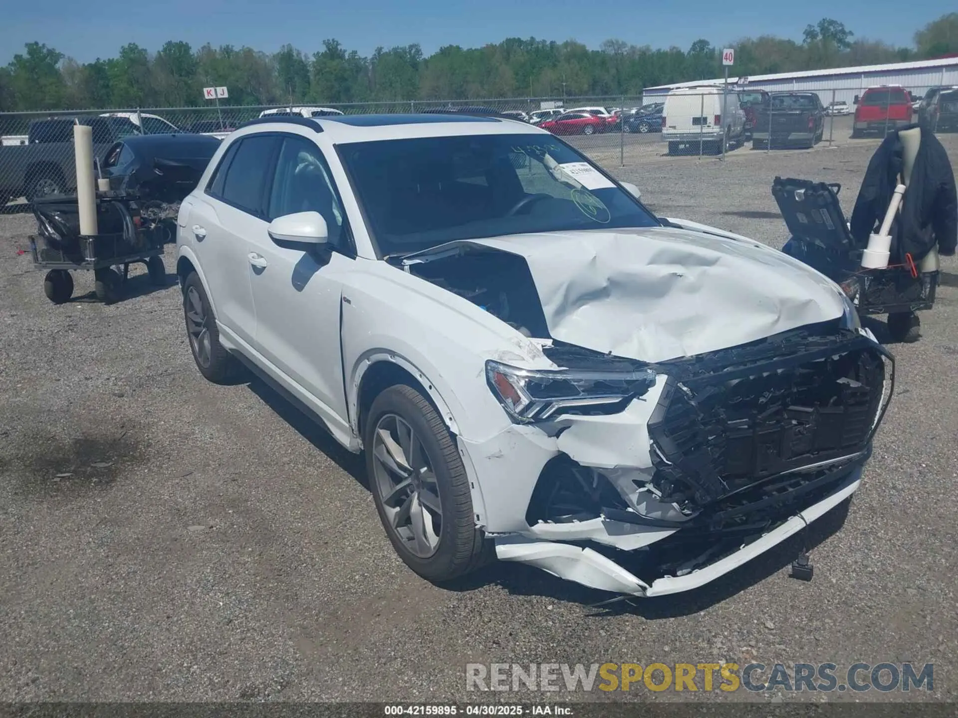 1 Photograph of a damaged car WA1EECF36P1151143 AUDI Q3 2023