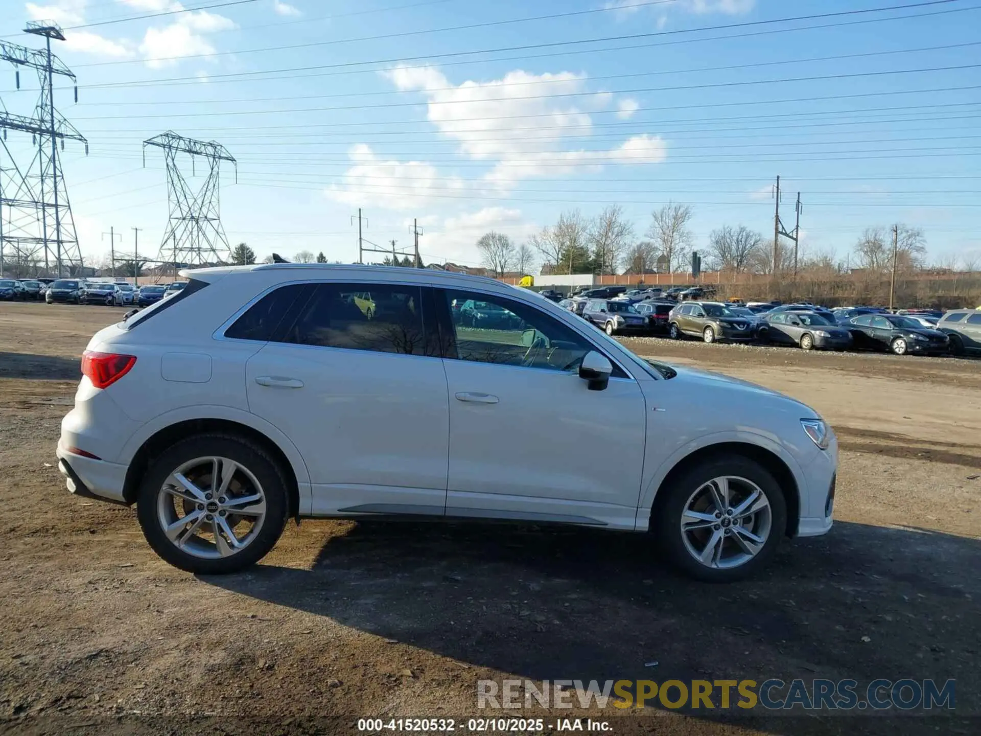 13 Фотография поврежденного автомобиля WA1EECF37P1025146 AUDI Q3 2023