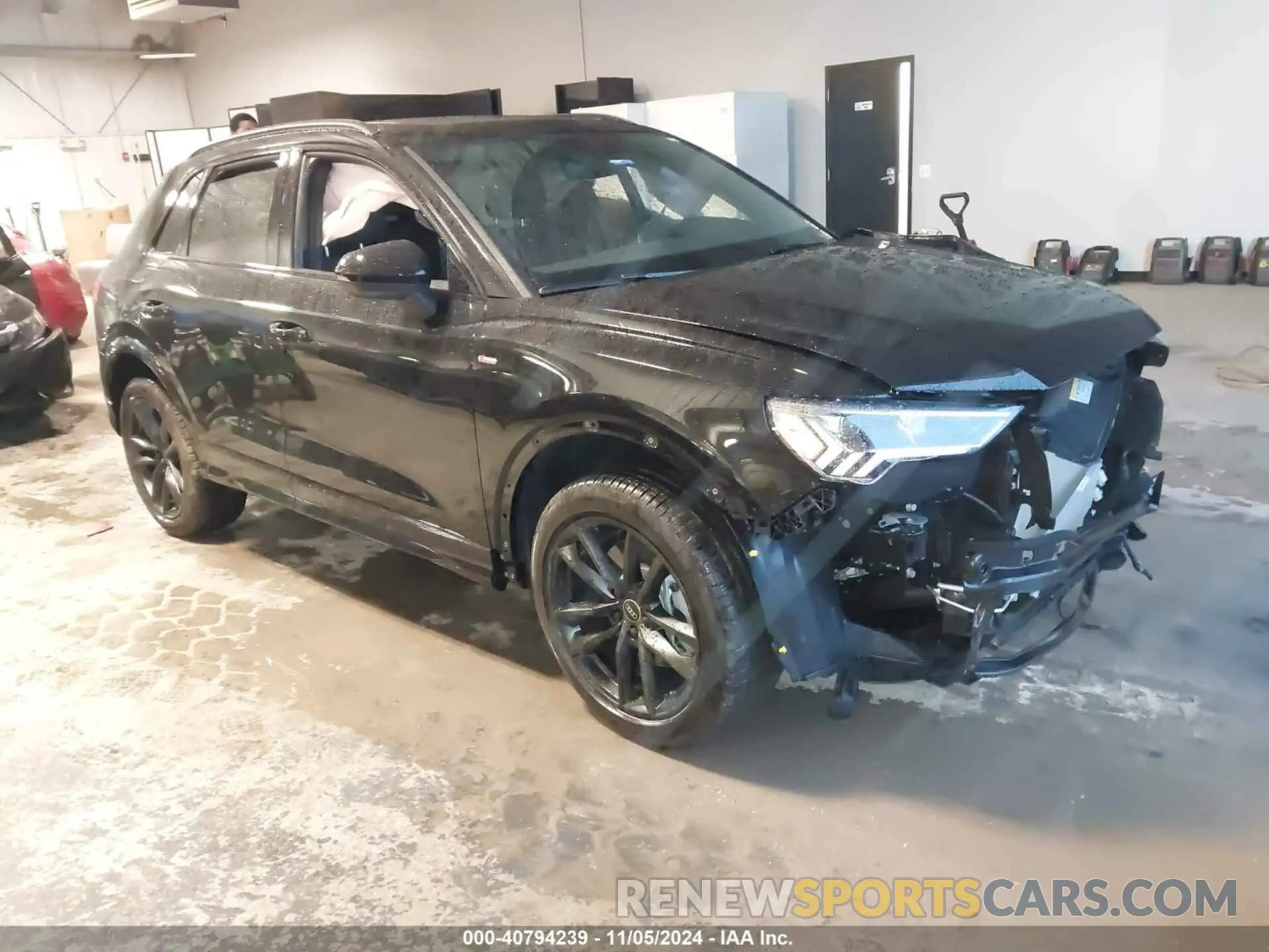1 Photograph of a damaged car WA1EEDF36P1119055 AUDI Q3 2023