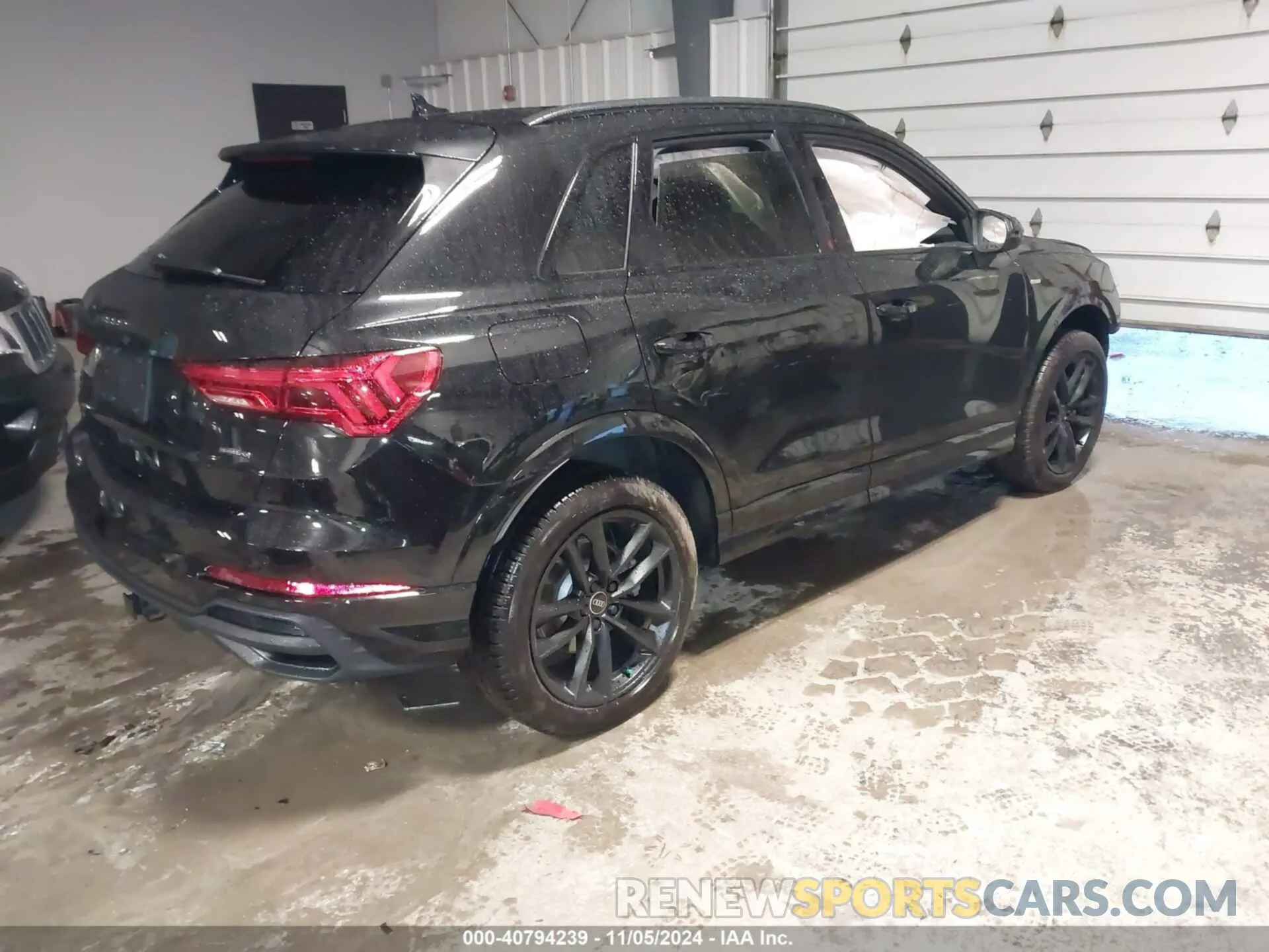 4 Photograph of a damaged car WA1EEDF36P1119055 AUDI Q3 2023