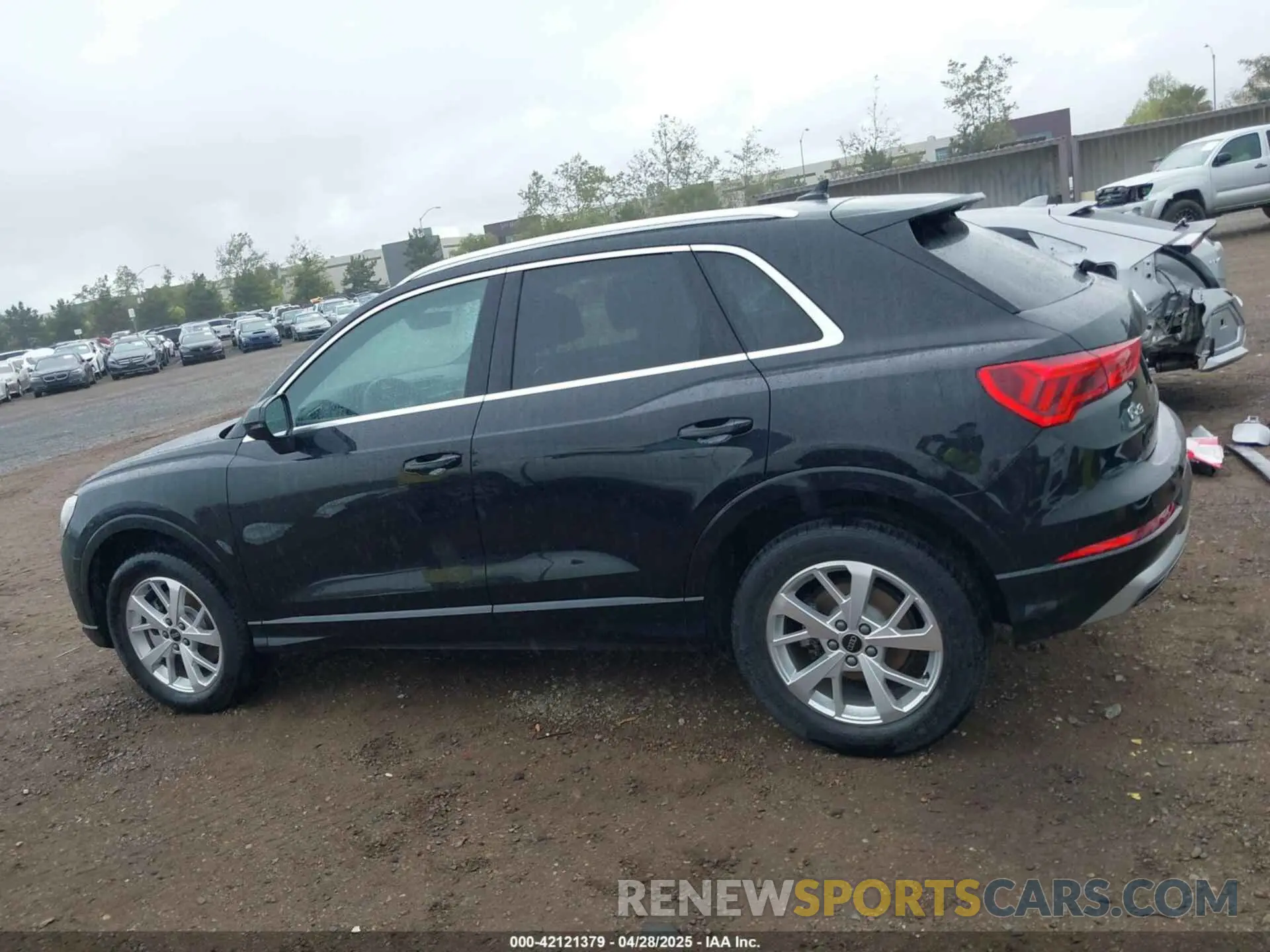 14 Photograph of a damaged car WA1AUCF32R1083539 AUDI Q3 2024