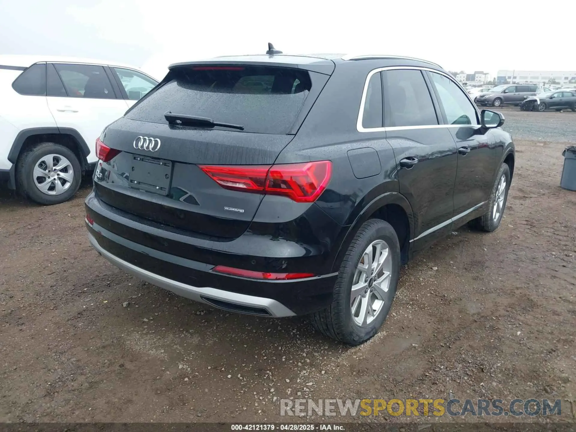 4 Photograph of a damaged car WA1AUCF32R1083539 AUDI Q3 2024