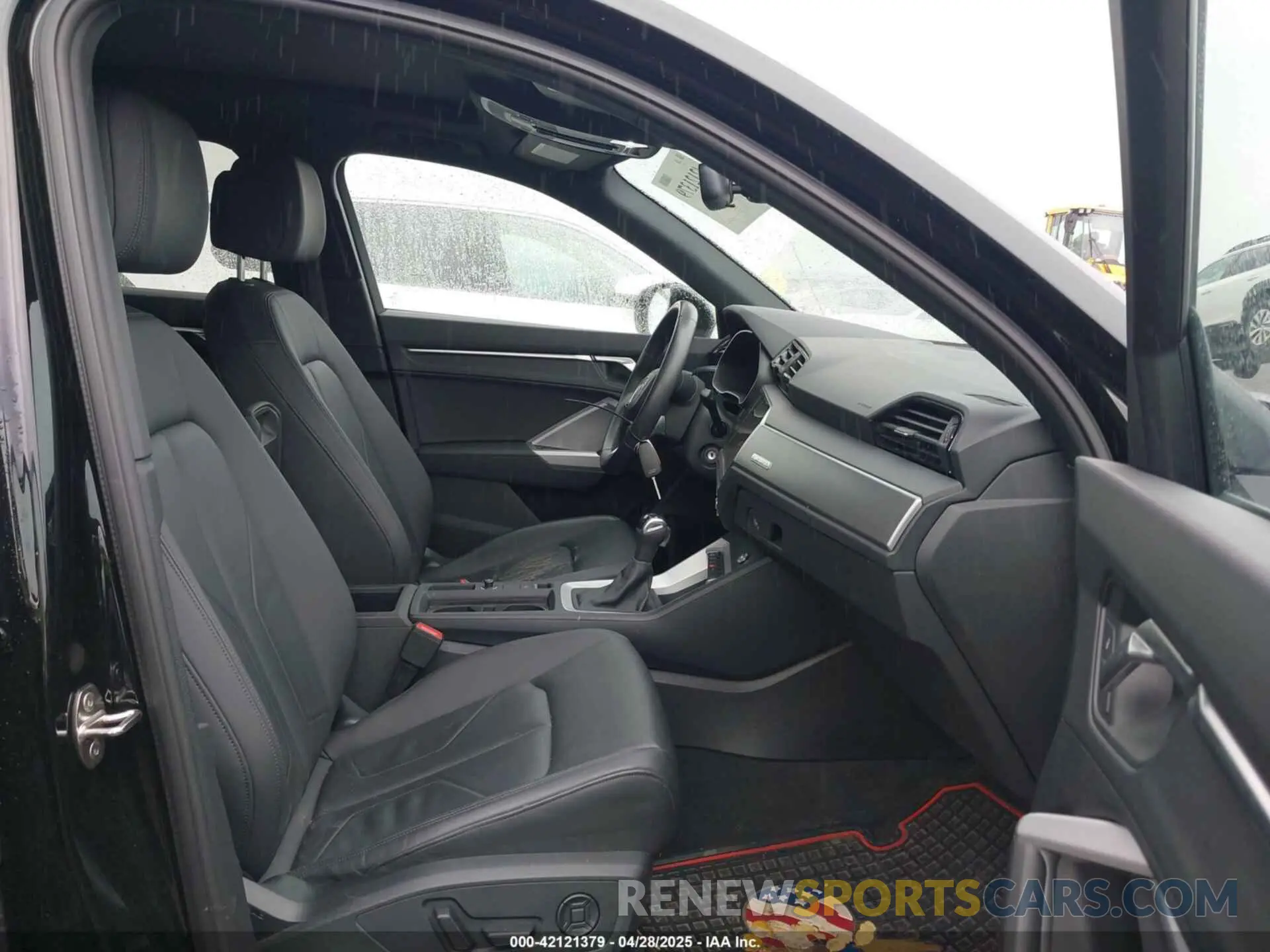 5 Photograph of a damaged car WA1AUCF32R1083539 AUDI Q3 2024