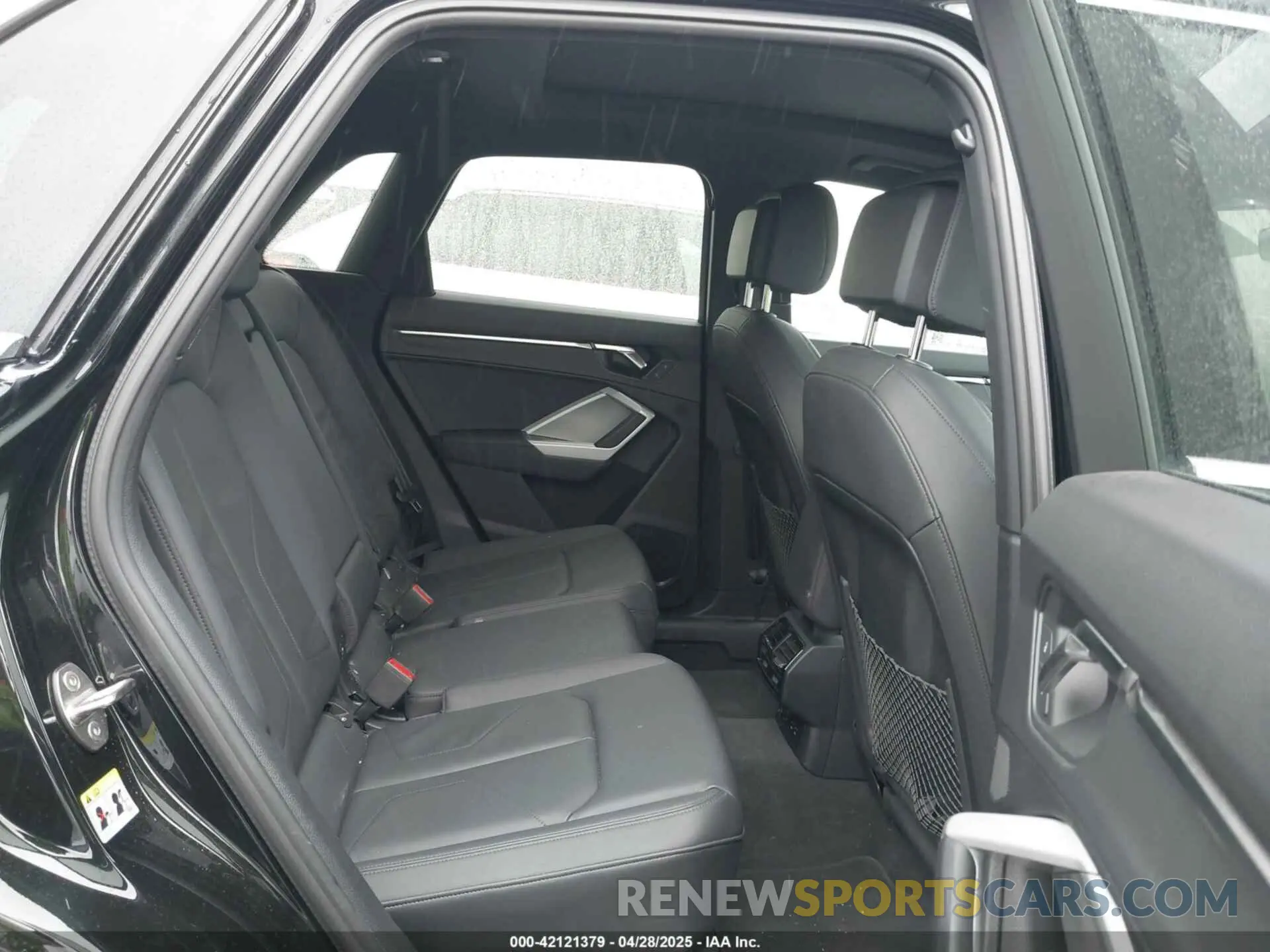8 Photograph of a damaged car WA1AUCF32R1083539 AUDI Q3 2024