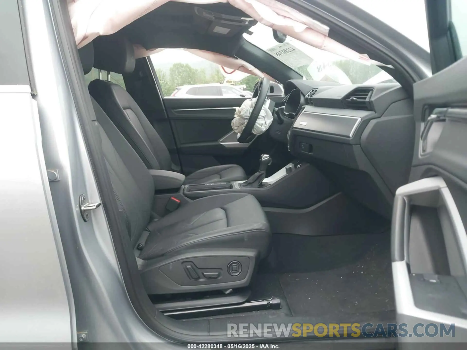 5 Photograph of a damaged car WA1AUCF3XR1076791 AUDI Q3 2024
