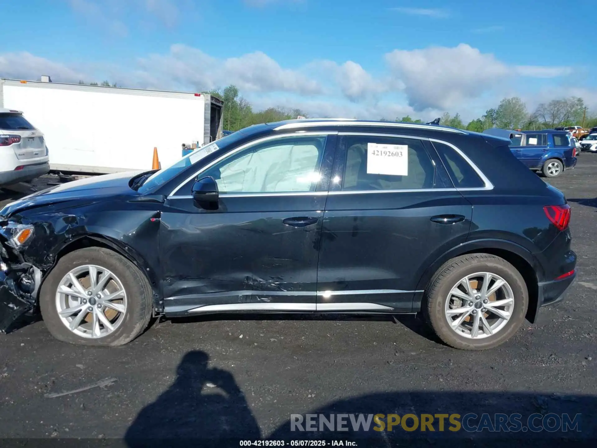 14 Photograph of a damaged car WA1DECF30R1036097 AUDI Q3 2024