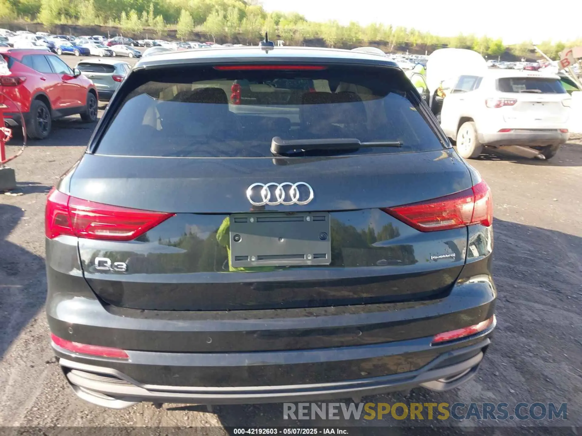 16 Photograph of a damaged car WA1DECF30R1036097 AUDI Q3 2024