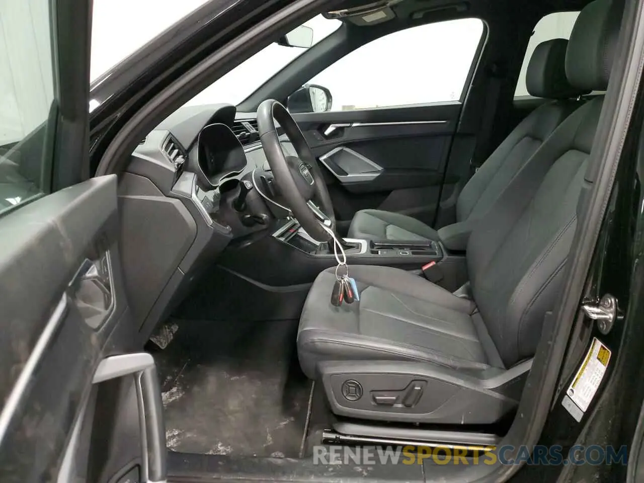 7 Photograph of a damaged car WA1DECF31R1033659 AUDI Q3 2024