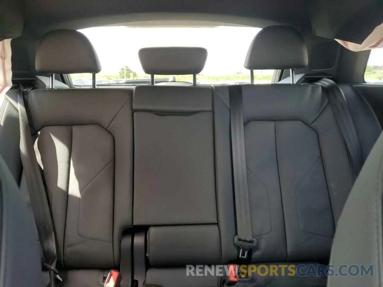 10 Фотография поврежденного автомобиля WA1DECF31R1047951 AUDI Q3 2024