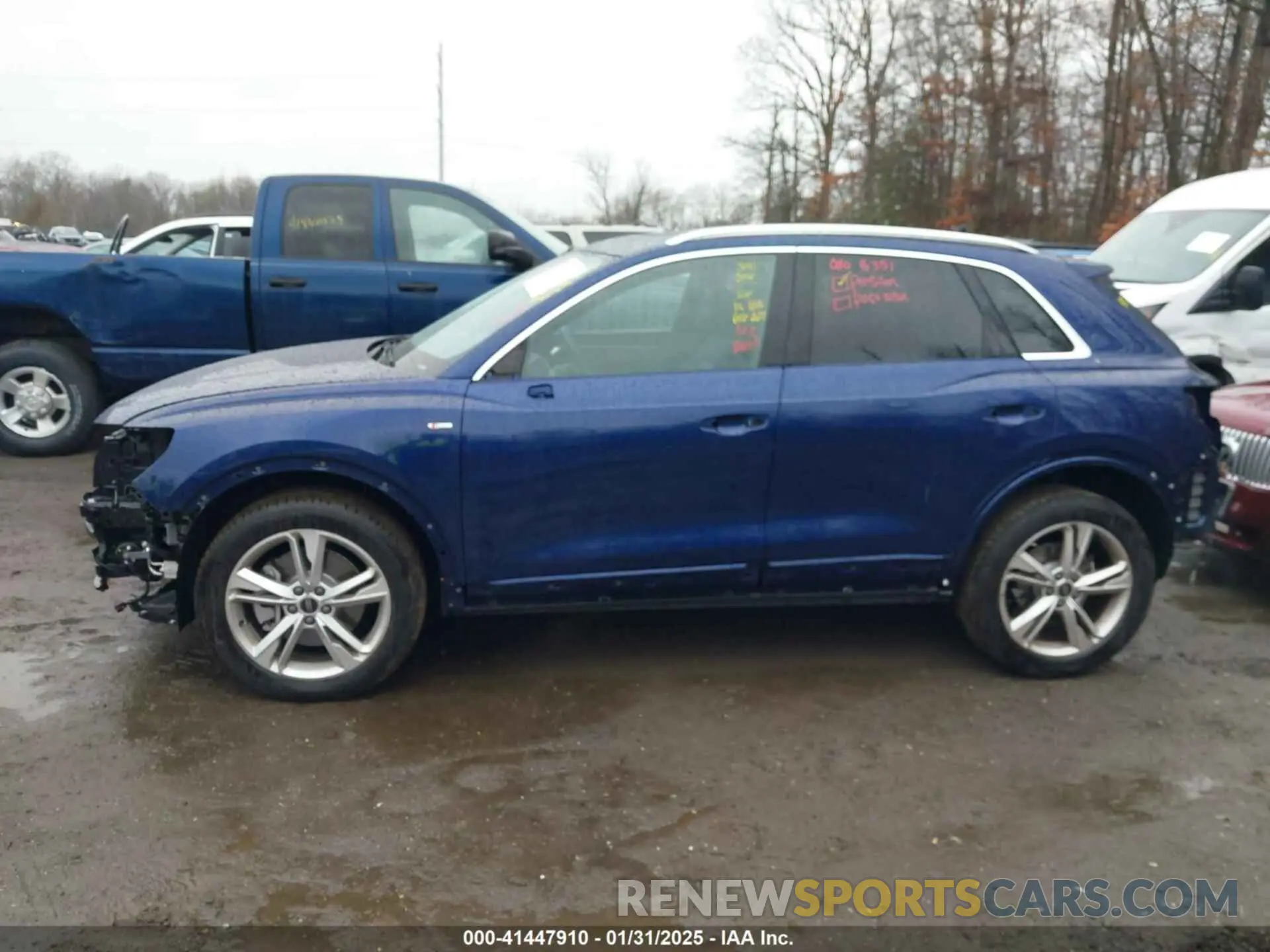 14 Photograph of a damaged car WA1DECF31R1114404 AUDI Q3 2024