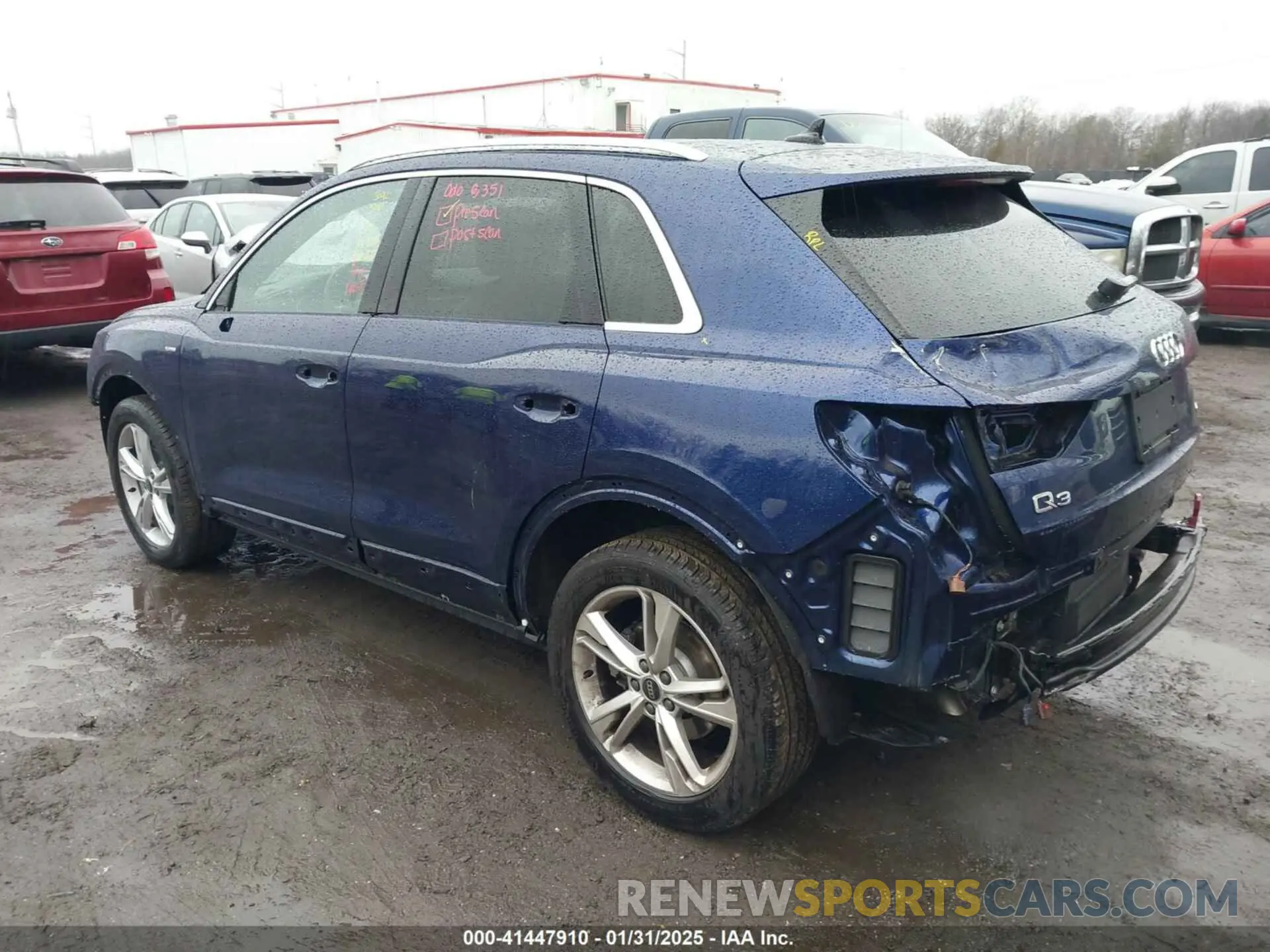 3 Photograph of a damaged car WA1DECF31R1114404 AUDI Q3 2024