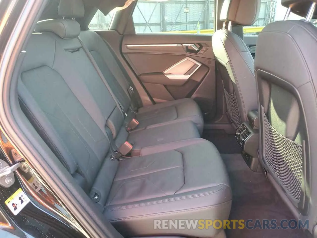 12 Фотография поврежденного автомобиля WA1DECF32R1023321 AUDI Q3 2024
