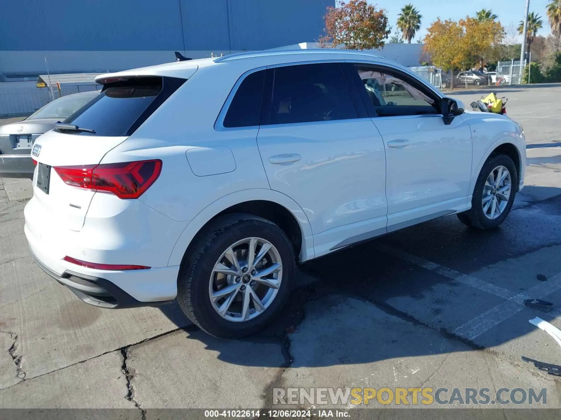 4 Фотография поврежденного автомобиля WA1DECF34R1169607 AUDI Q3 2024